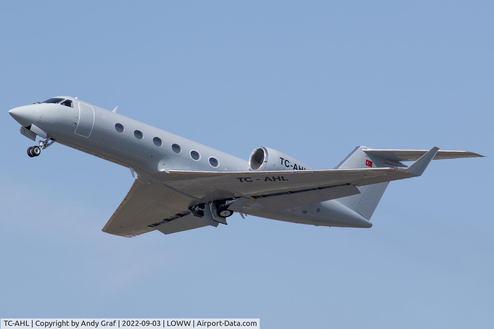 TC-AHL, Gulfstream Aerospace Gulfstream IV-SP, c/n 1282, Untitled Gulfstream 4
