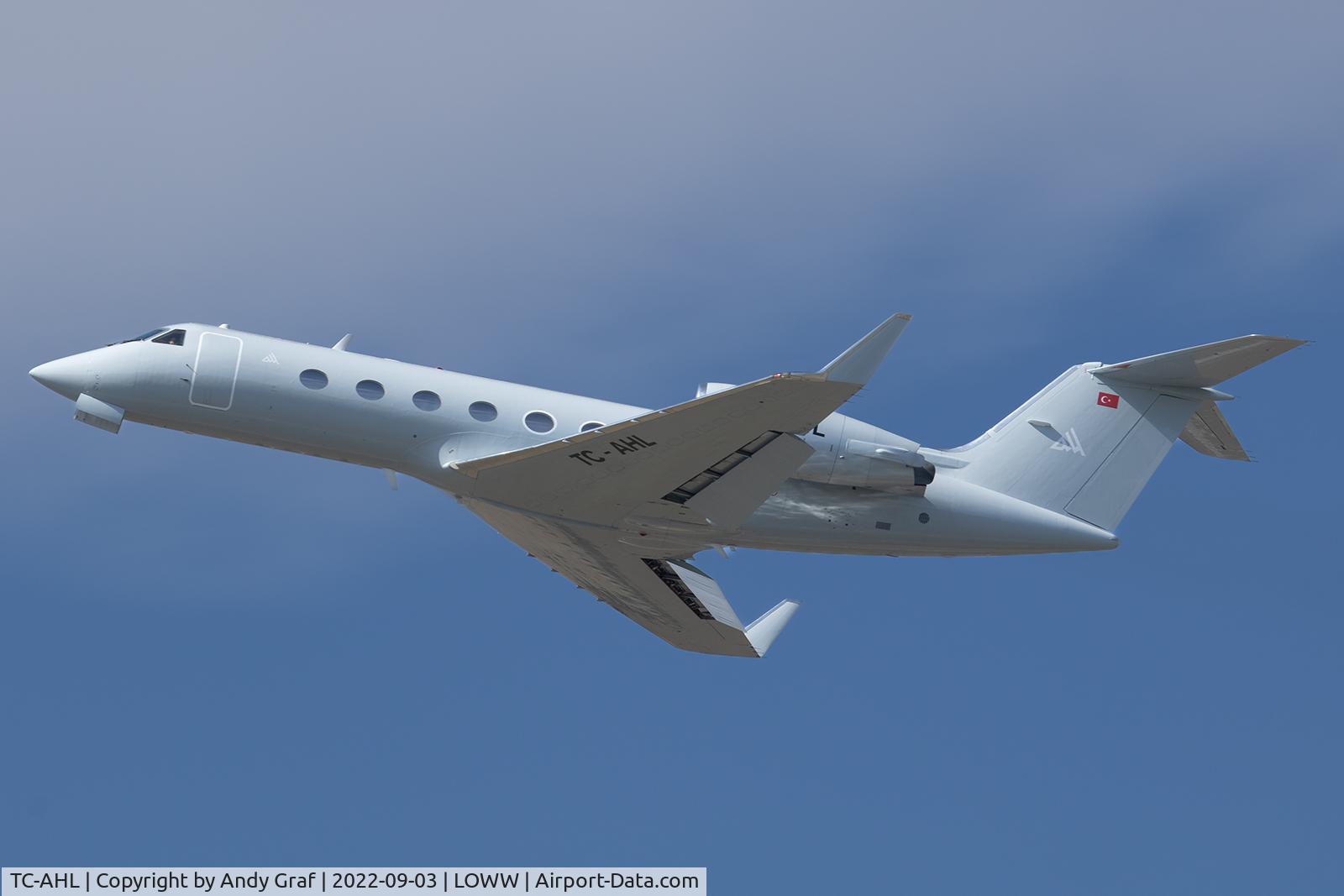 TC-AHL, Gulfstream Aerospace Gulfstream IV-SP, c/n 1282, Untitled Gulfstream 4