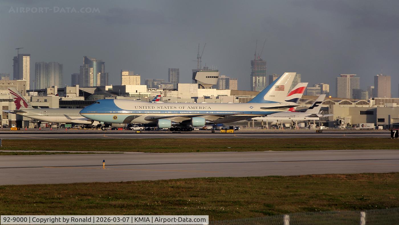 92-9000, 1987 Boeing VC-25A (747-2G4B) C/N 23825, at mia