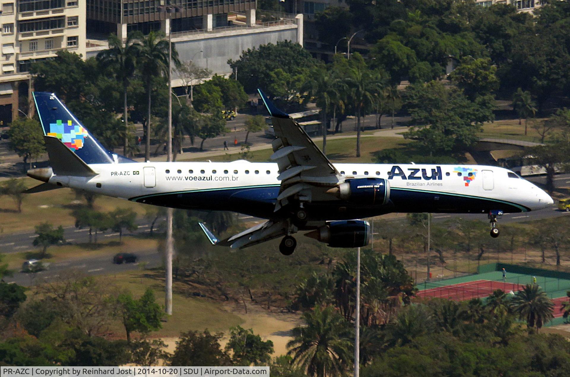 PR-AZC, 2009 Embraer ERJ-190-100 IGW 190AR, c/n 19000242, PR-AZC of Azul turning final for Santos Dumont Airport at Rio de Janeiro, Brazil