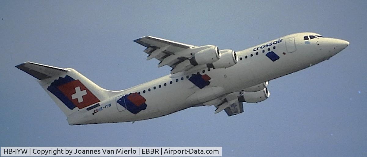 HB-IYW, 1999 British Aerospace Avro 146-RJ100 C/N E3359, ex-slide