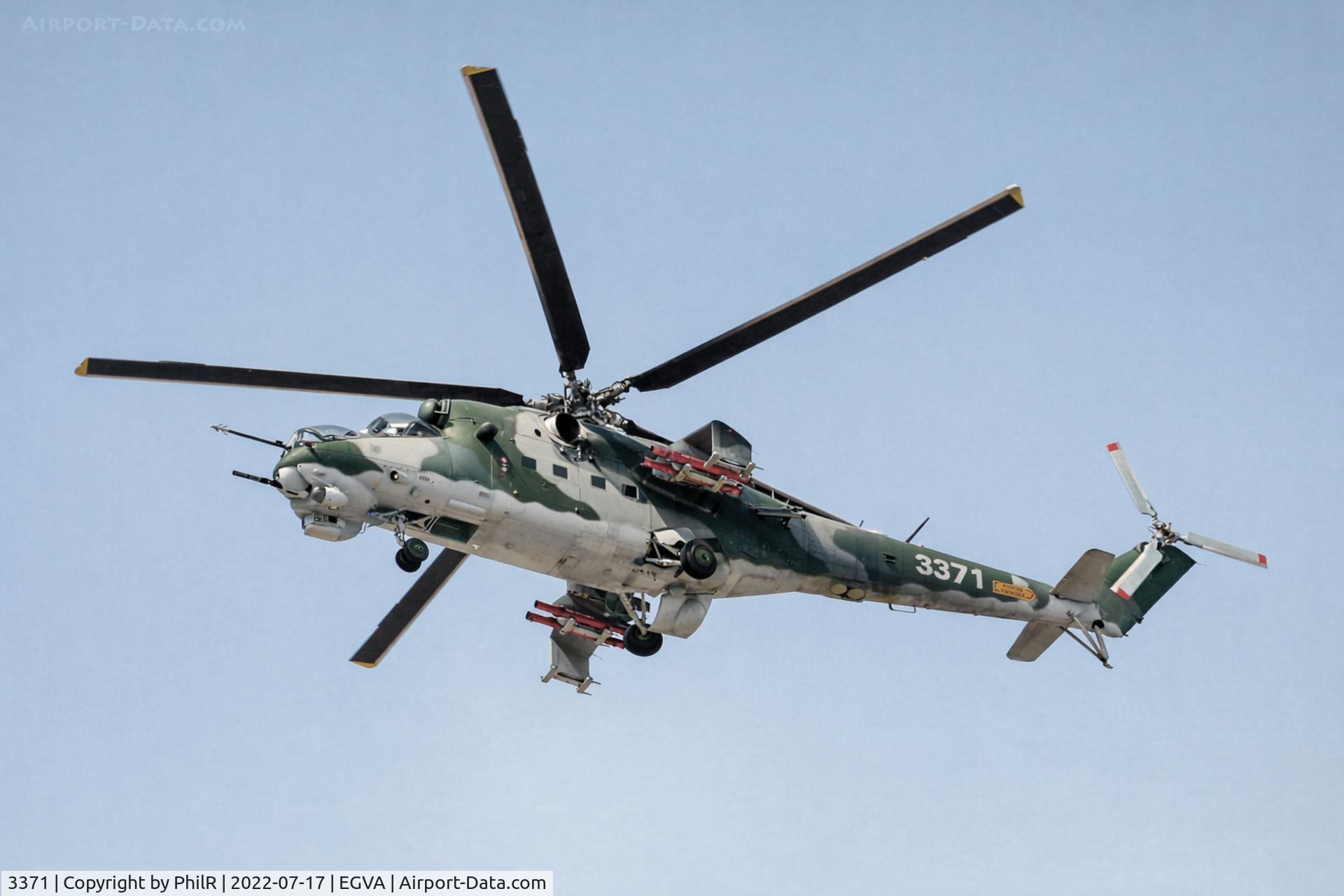 3371, 2006 Mil Mi-35 Hind E C/N 203371, 3371 2006 Mil MI-35 Hind E Czech Air Force RIAT RAF Fairford 17.07.22 (11).JPG
