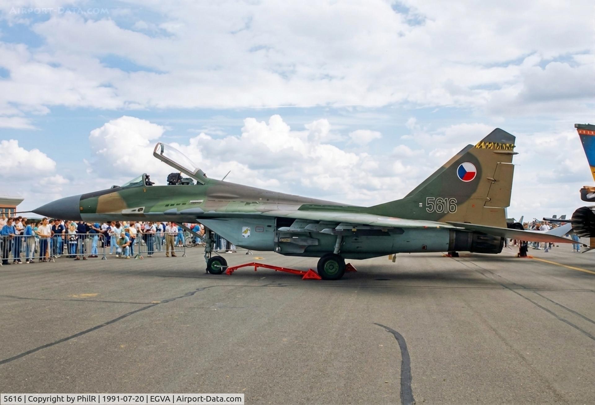 5616, Mikoyan-Gurevich MiG-29A C/N 2960532356, 5616 Mig-29UB CzeAF IAT 