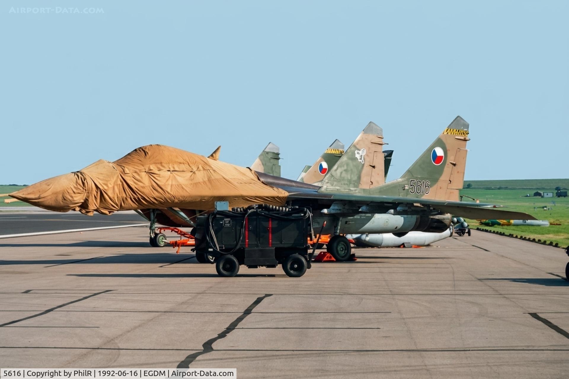 5616, Mikoyan-Gurevich MiG-29A C/N 2960532356, 5616 Mig-29UB CzeAF IAT Boscombe Down