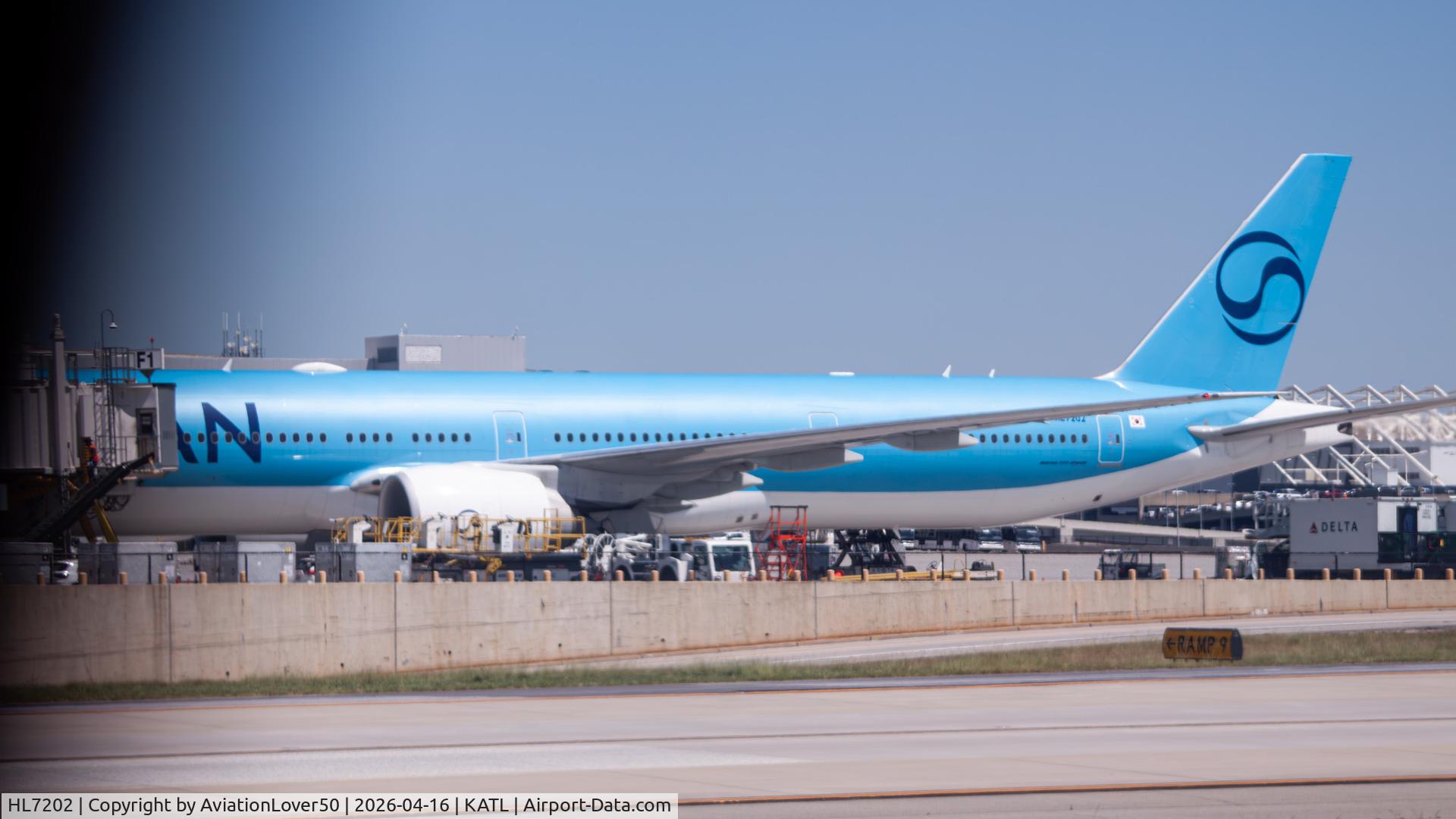 HL7202, 2018 Boeing 777-3B5(ER) C/N 60377, Korean 77W