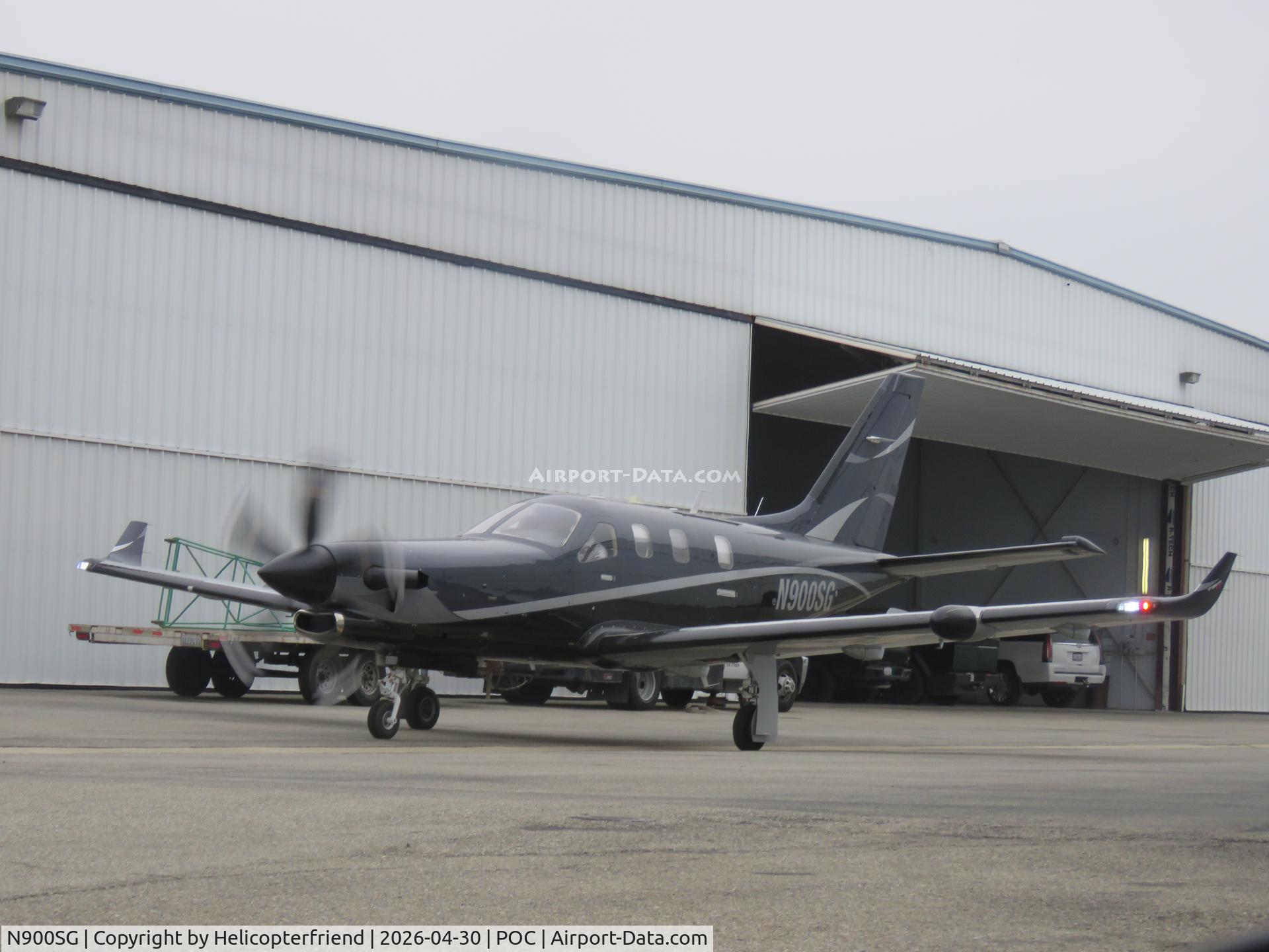N900SG, 2014 Socata TBM 700 (950) C/N 1014, Taxiing
