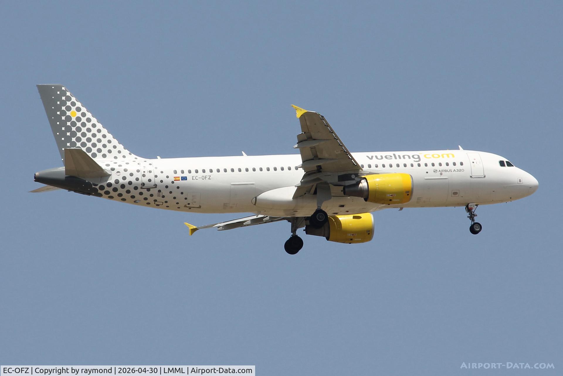EC-OFZ, 2011 Airbus A320-214 C/N 4959, Airbus 320-214 reg EC-OFZ of Vueling on final approach for RW13 landing in Malta from Barcelona.