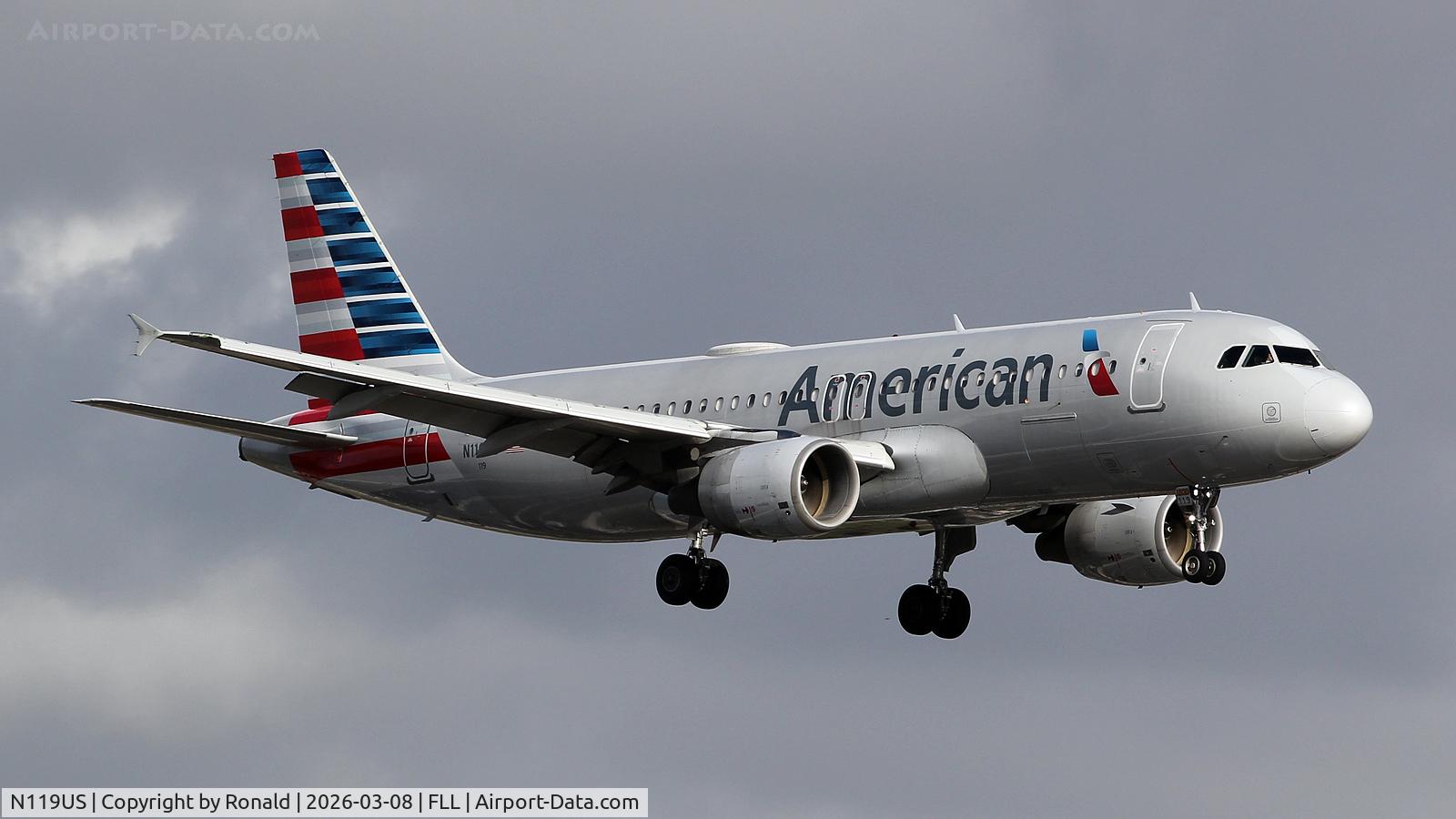 N119US, 2000 Airbus A320-214 C/N 1268, at fll