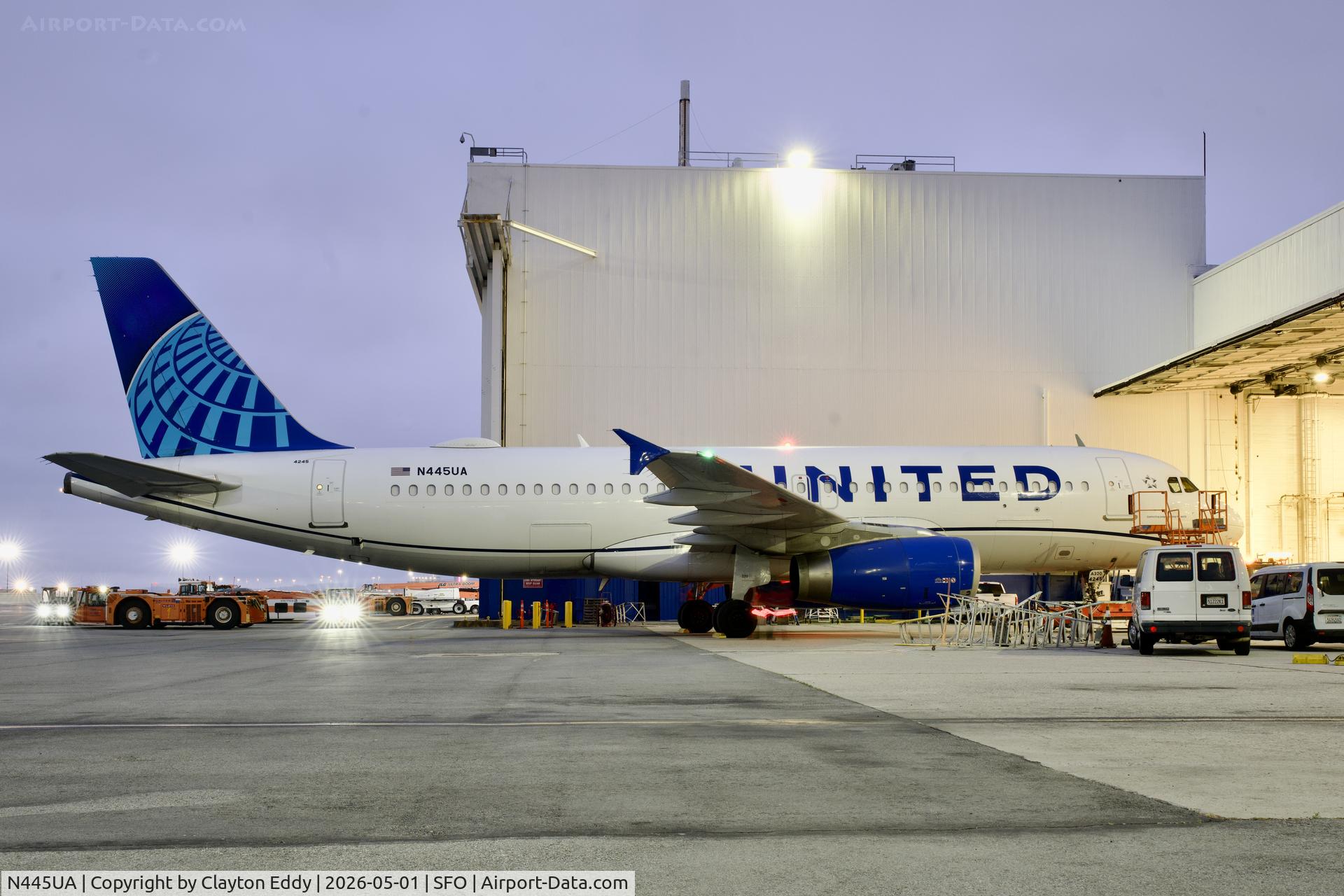 N445UA, 1998 Airbus A320-232 C/N 826, SFO 2026