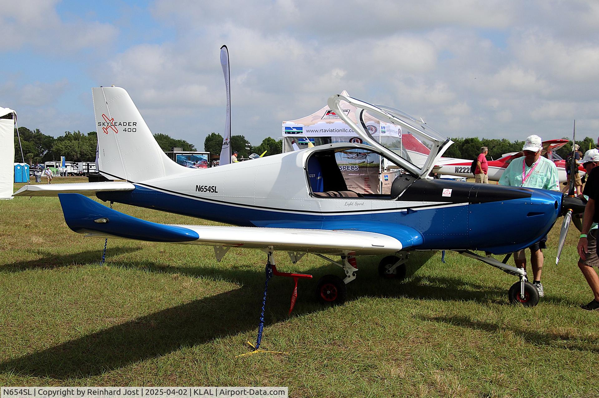 N654SL, Jihlavan Skyleader 400 C/N 4324360A, Skyleader looking for US-customers at Sun'n'Fun 2025