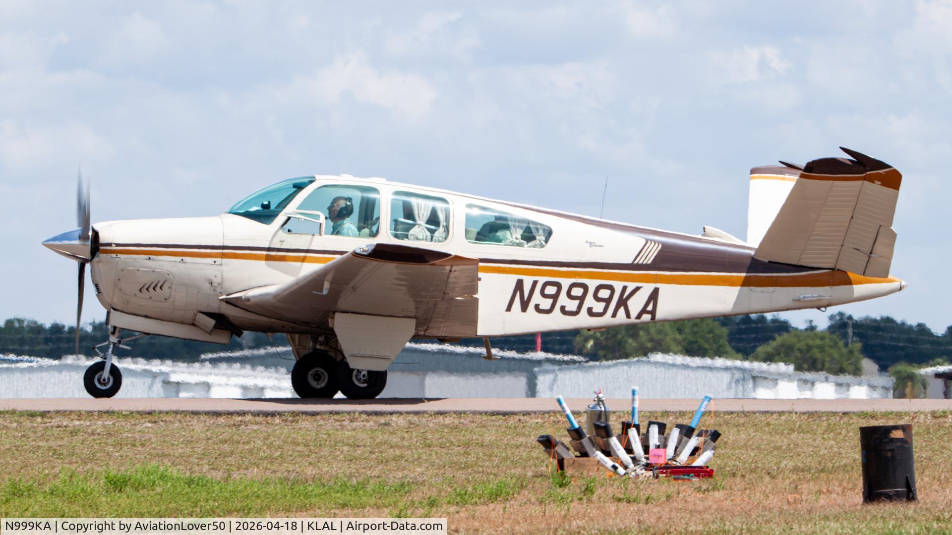 N999KA, 1967 Beech V35A Bonanza C/N D-8644, V35A Bonanza