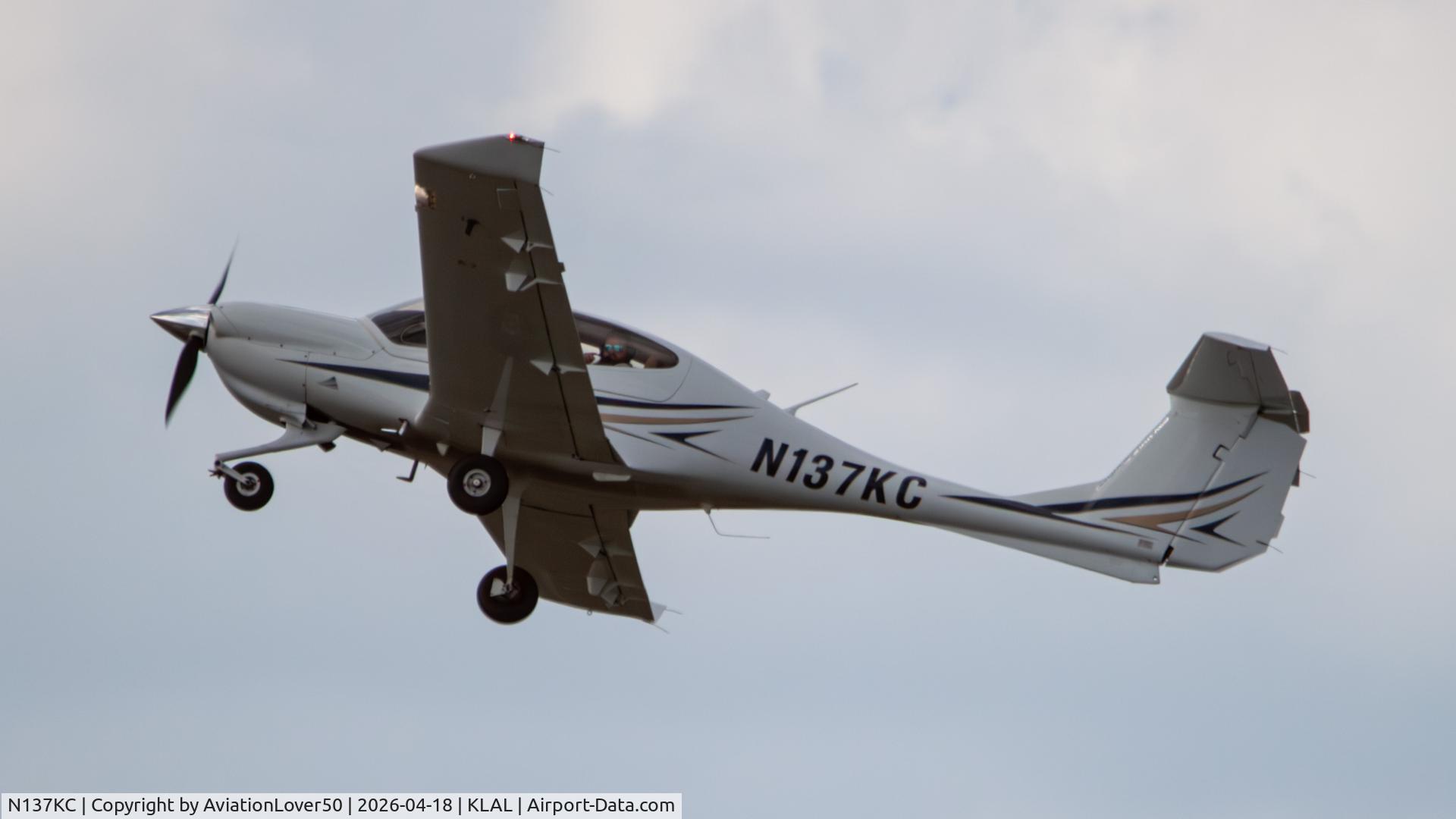 N137KC, Diamond DA-40 Diamond Star C/N 40.1130, DA-40