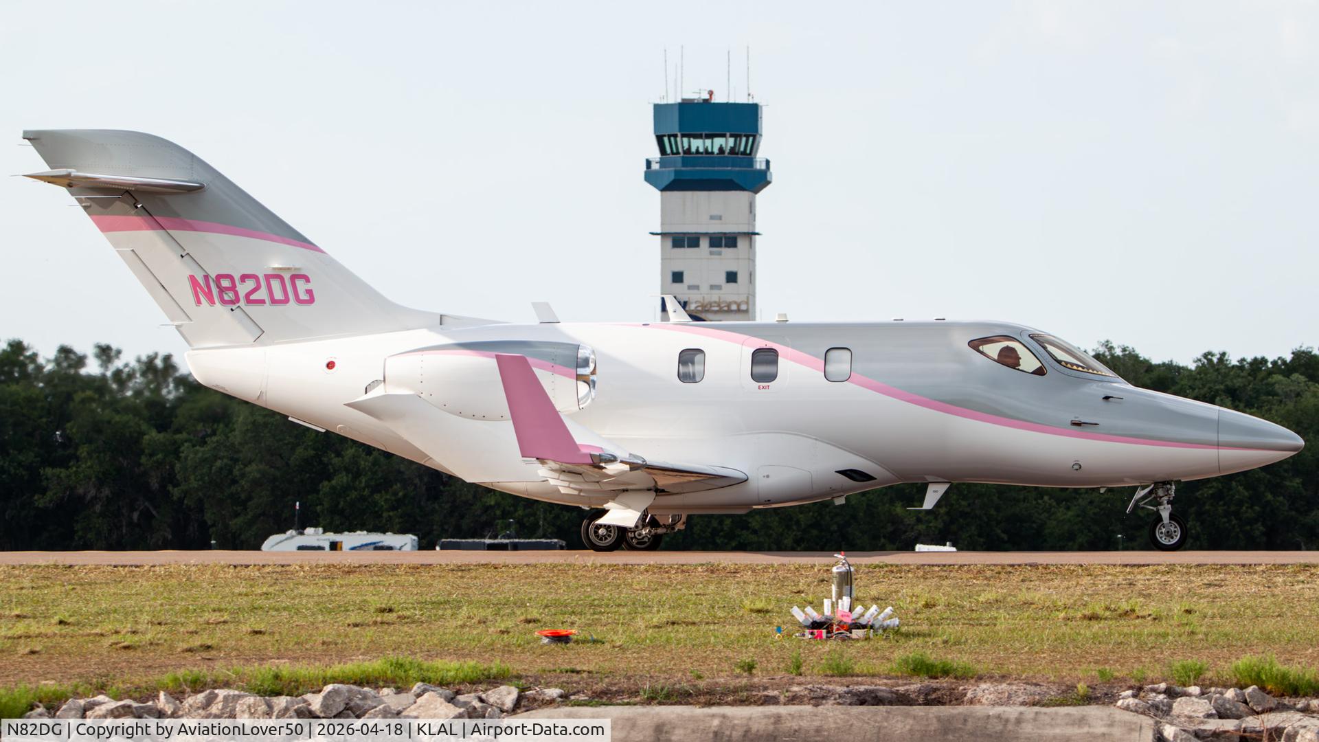 N82DG, 2015 Honda HA-420 HondaJet C/N 42000012, HondaJet
