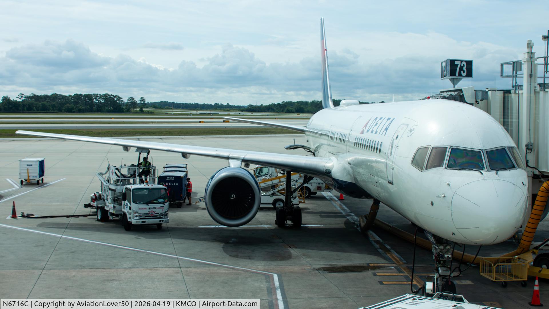 N6716C, 2001 Boeing 757-232 C/N 30838, Delta 752