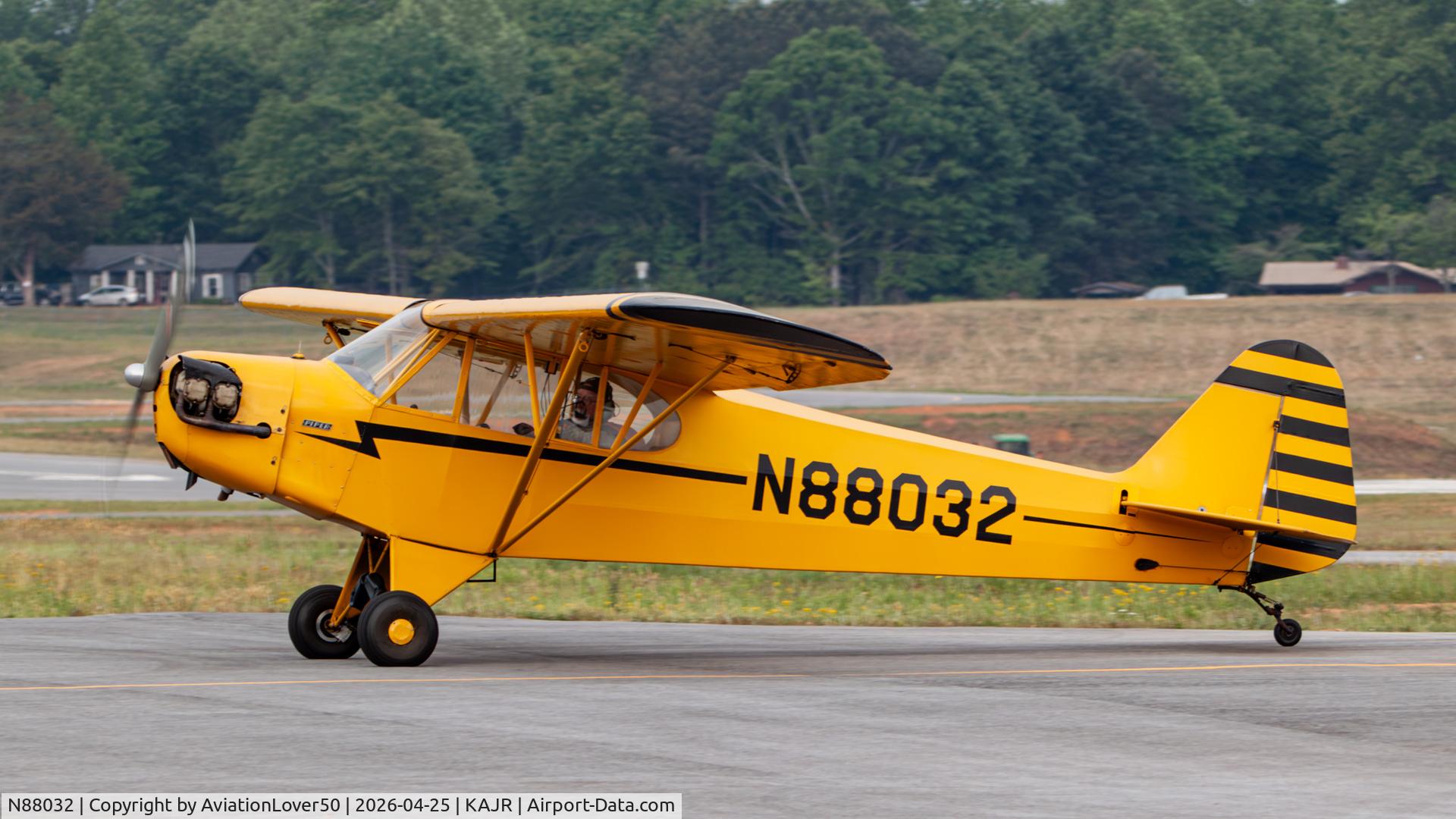 N88032, 1946 Piper J3C-65 Cub C/N 15668, J3