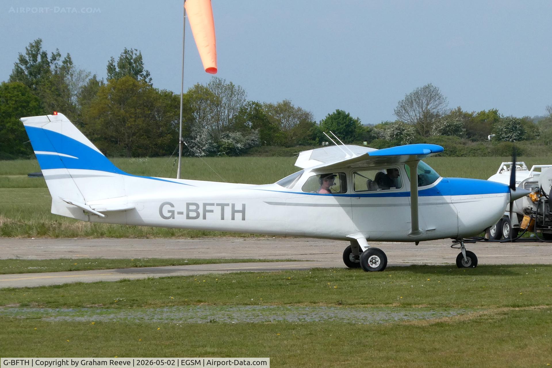 G-BFTH, 1978 Reims Cessna F172N C/N 1671, About to depart from Beccles.