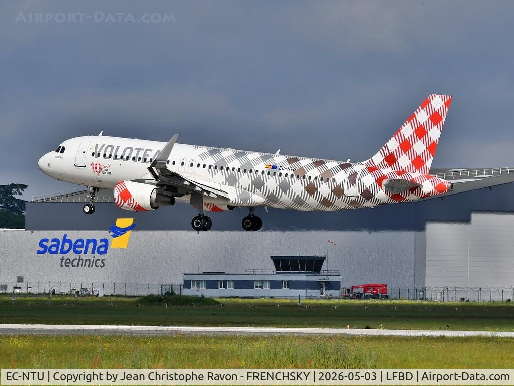 EC-NTU, 2014 Airbus A320-214 C/N 5950, 10 Years Livery)