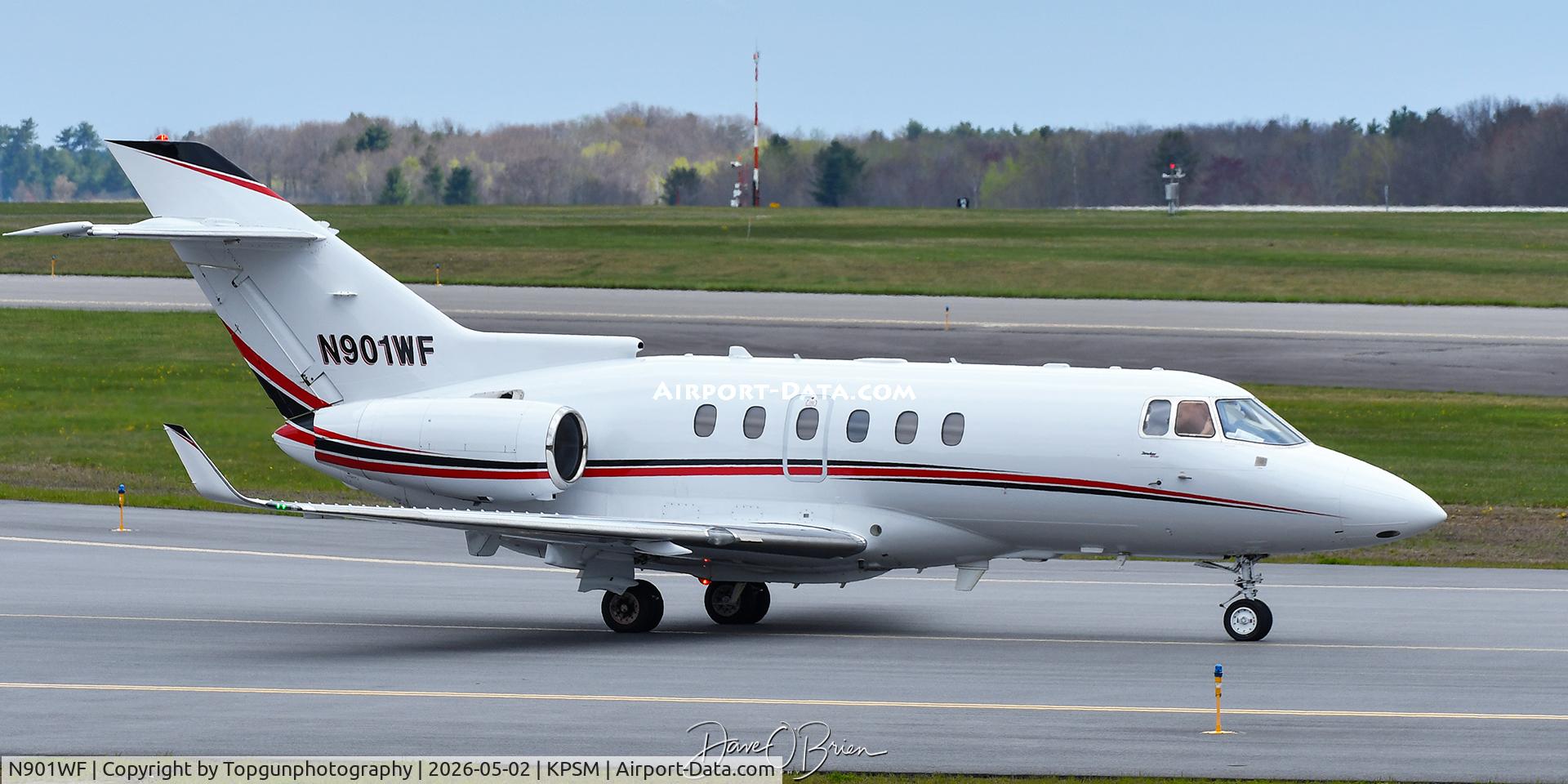 N901WF, 2009 HAWKER BEECHCRAFT CORP HAWKER 900XP C/N HA-0112, N901WF departing RW16