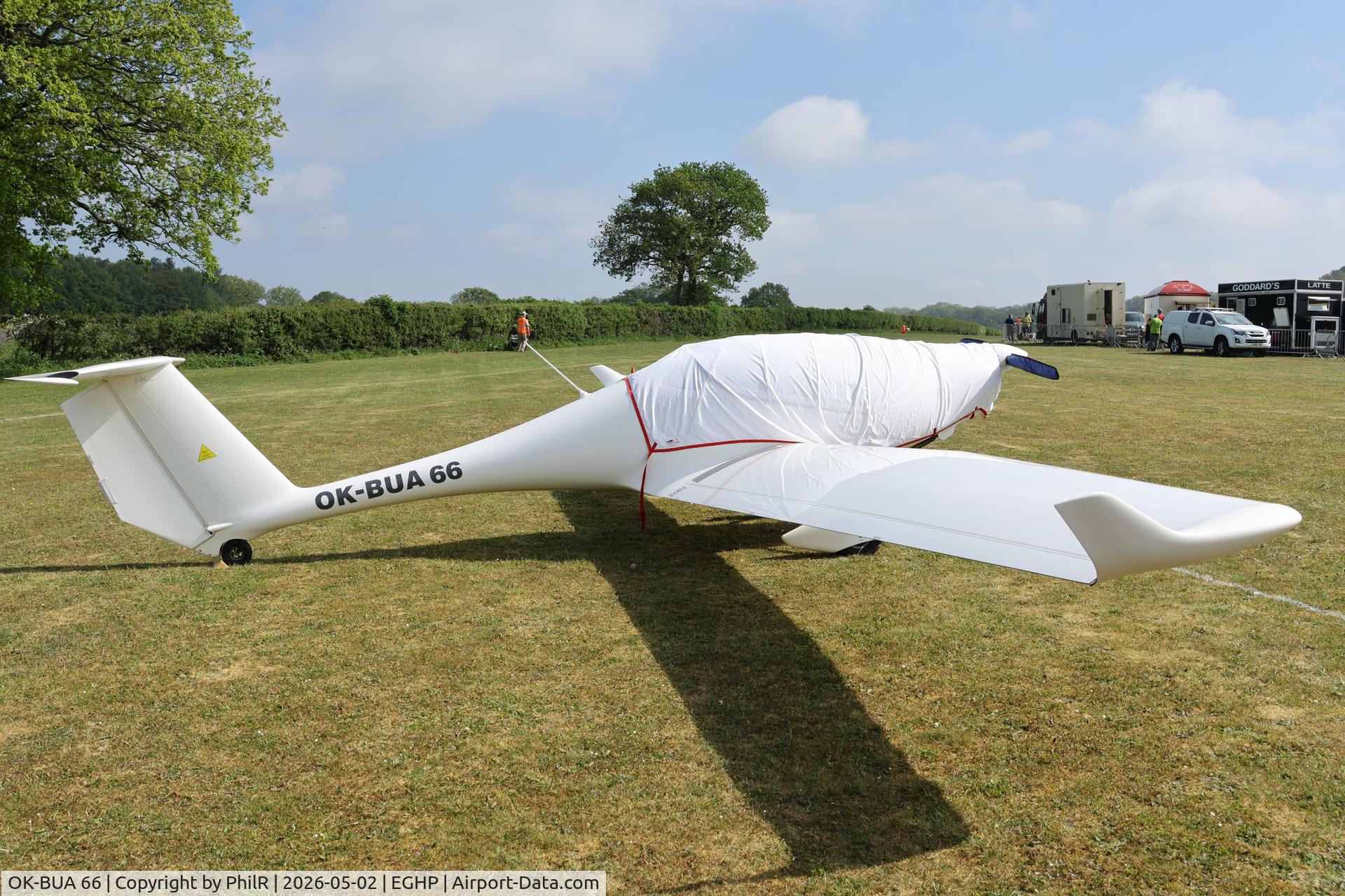 OK-BUA 66, Phoenix Air U15 C/N 60/U15, OK-BUA 66 Phoenix Air U-15 Phoenix Motorised Glider Microlight Show Popham 