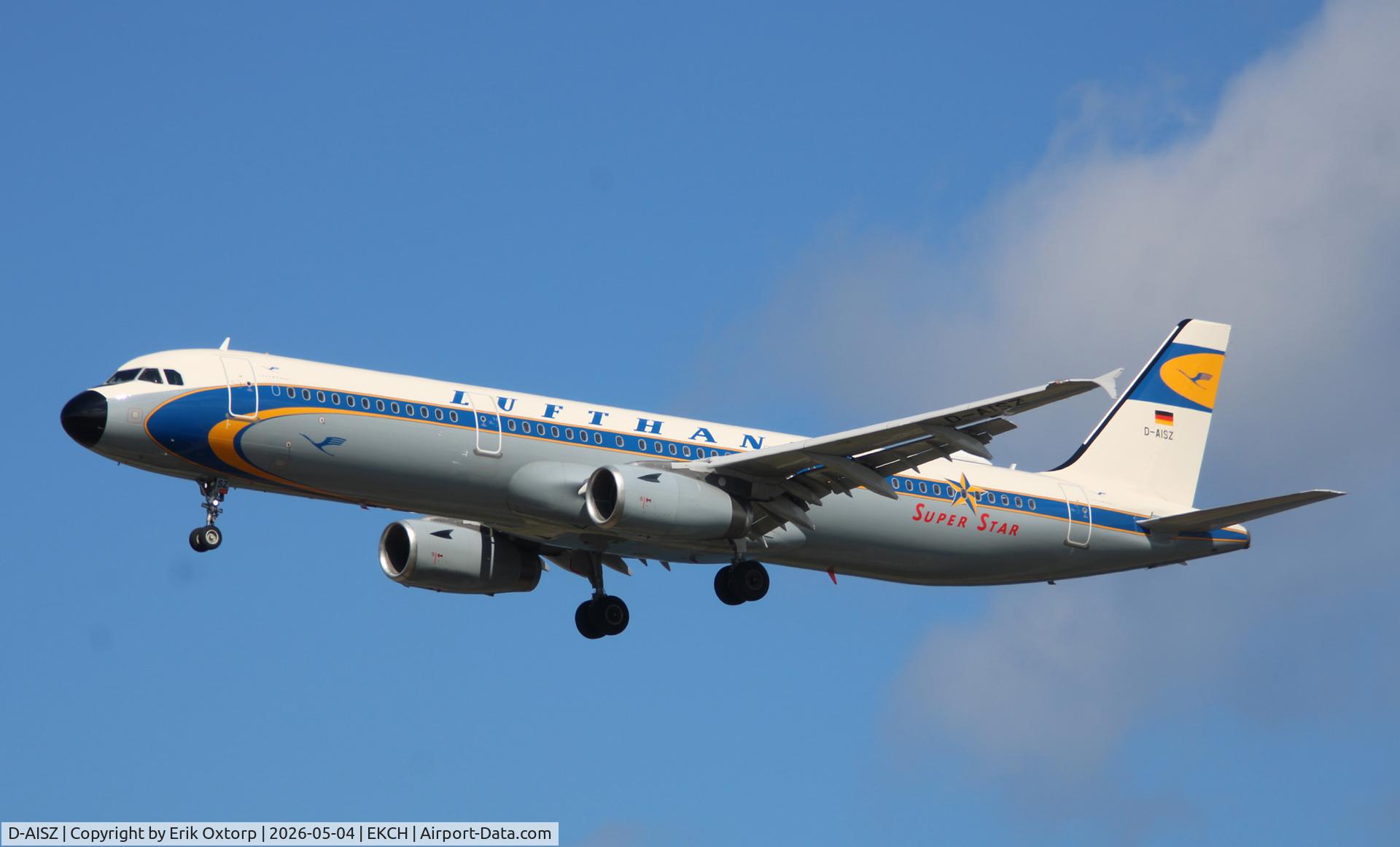 D-AISZ, 2009 Airbus A321-231 C/N 4085, D-AISZ landing rw 22L