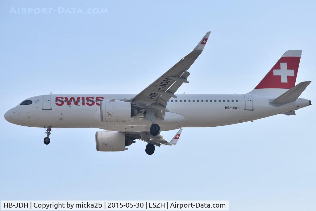 HB-JDH, 2024 Airbus A320-271 Neo, c/n 12338, Landing