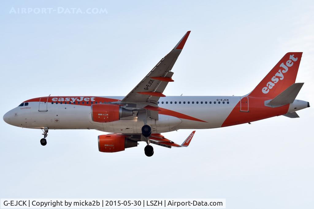G-EJCK, 2013 Airbus A320-214 C/N 5522, Landing