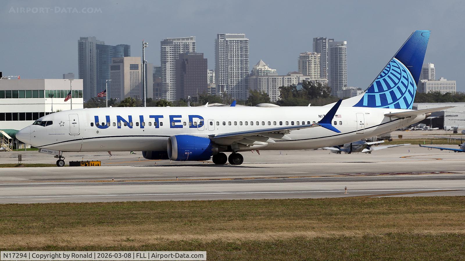 N17294, 2023 Boeing 737 MAX 8, c/n 67551 l/n 8480, at fll