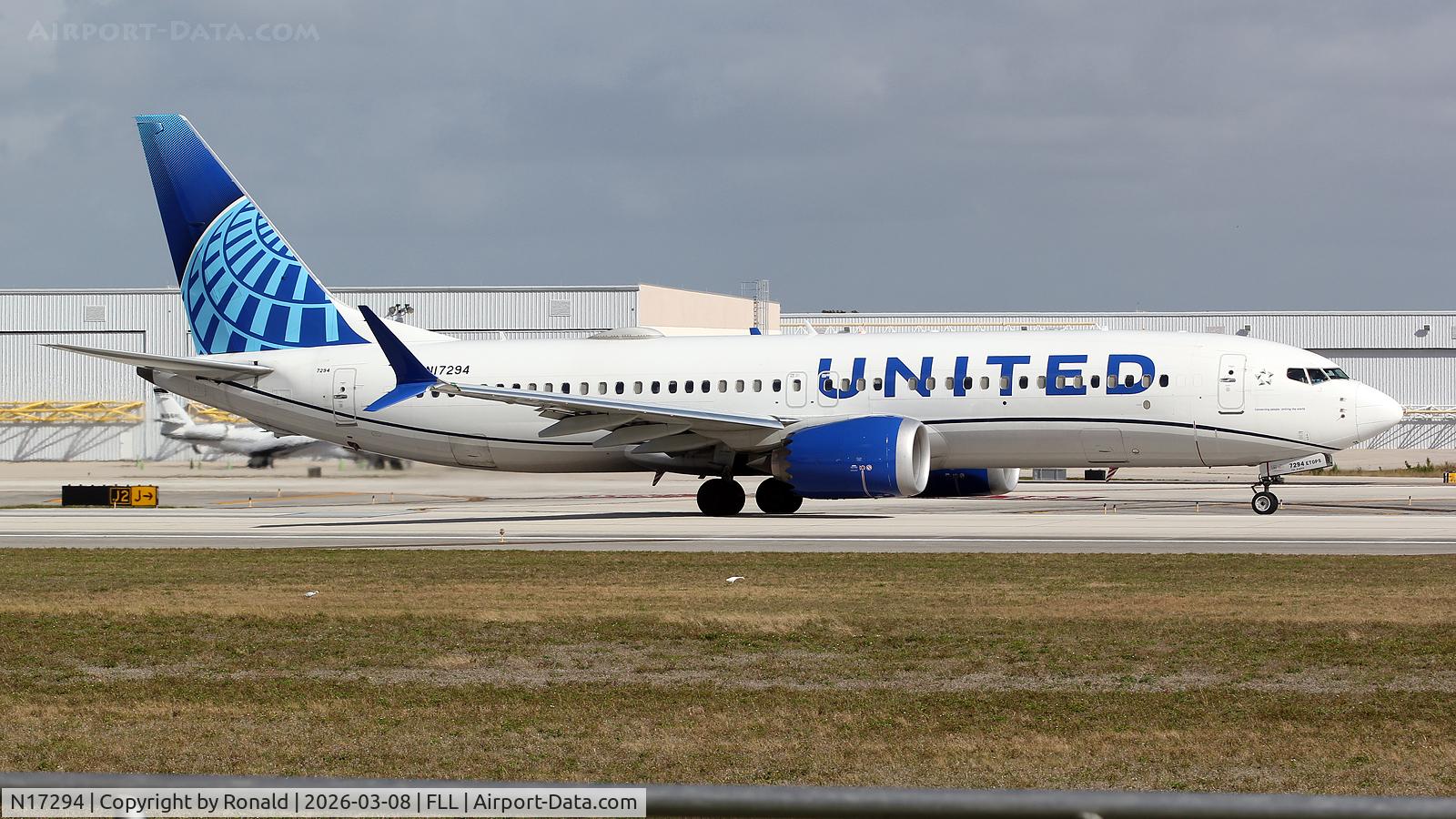N17294, 2023 Boeing 737 MAX 8, c/n 67551 l/n 8480, at fll