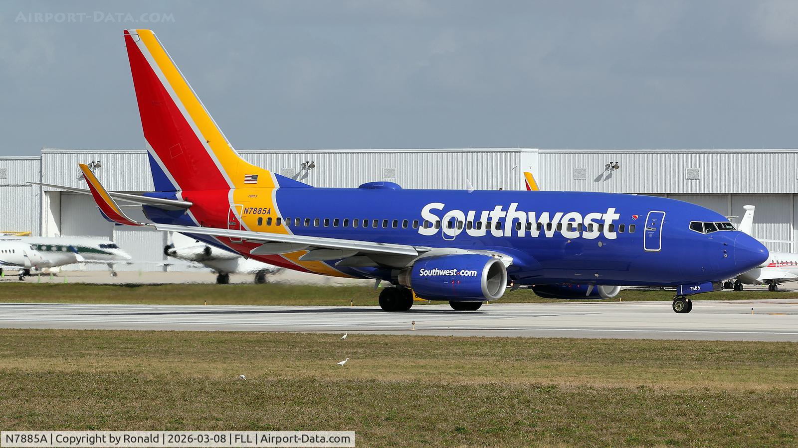 N7885A, 2002 Boeing 737-76N, c/n 33379, at fll
