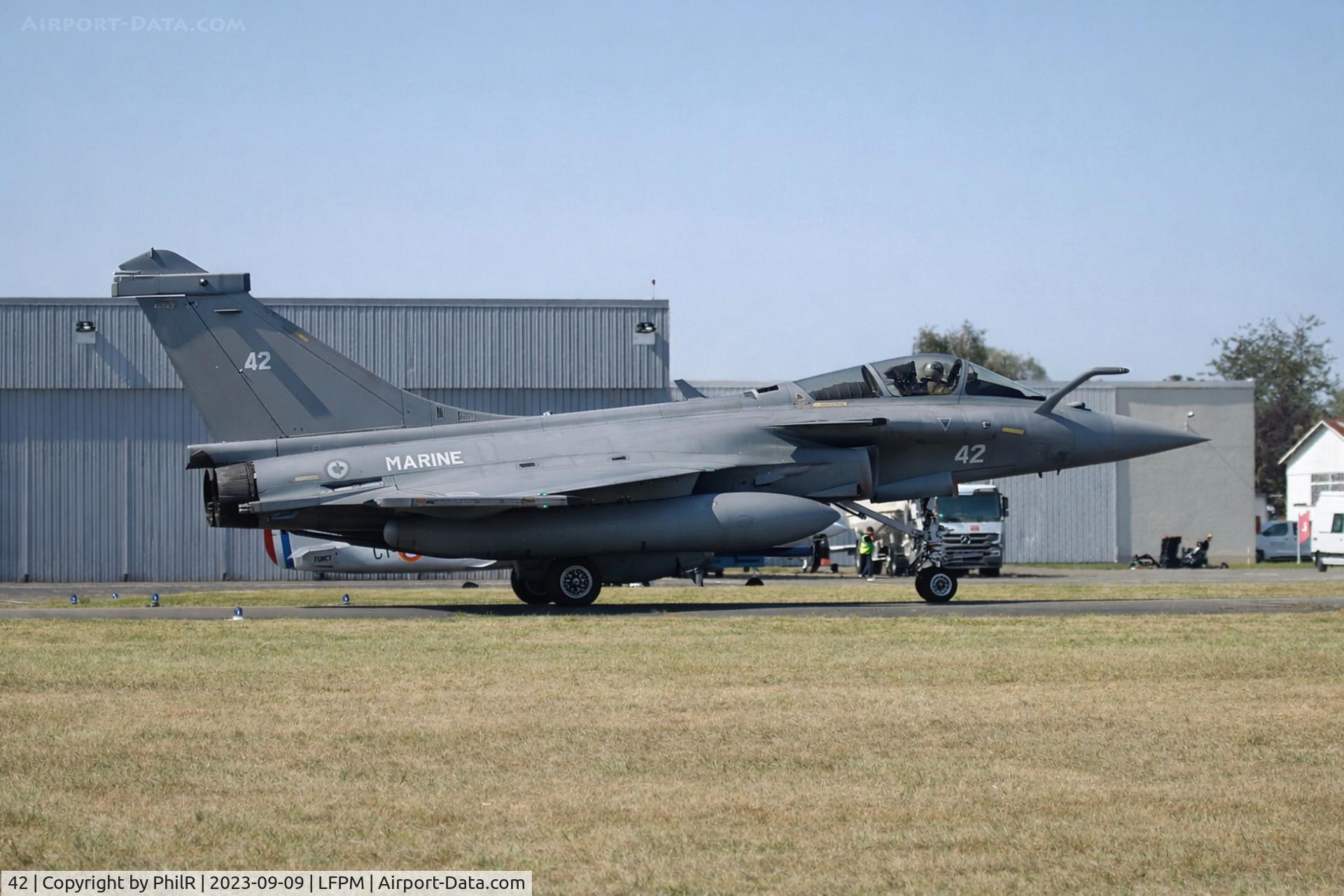 42, 2015 Dassault Rafale M C/N 42, 42 Dassault Rafale M French Navy Air Legend Melun-Villaroche 
