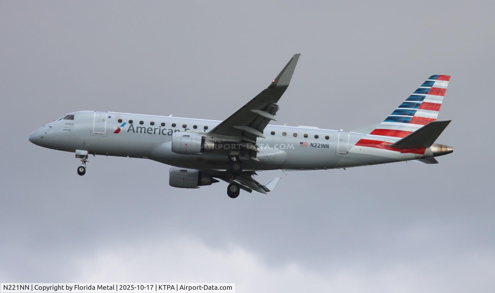 N221NN, 2015 Embraer 175LR (ERJ-170-200LR), c/n 17000525, ENY/AE E175 zx bna-tpa