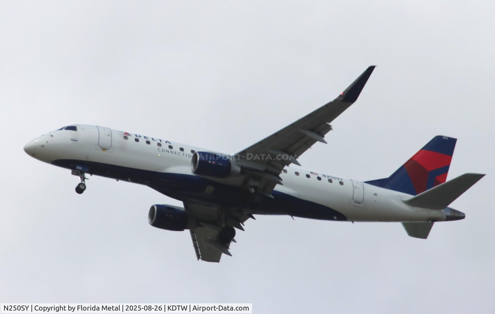 N250SY, 2016 Embraer 175LR (ERJ-170-200LR), c/n 17000610, SKW/DAL E175 zx roc-dtw
