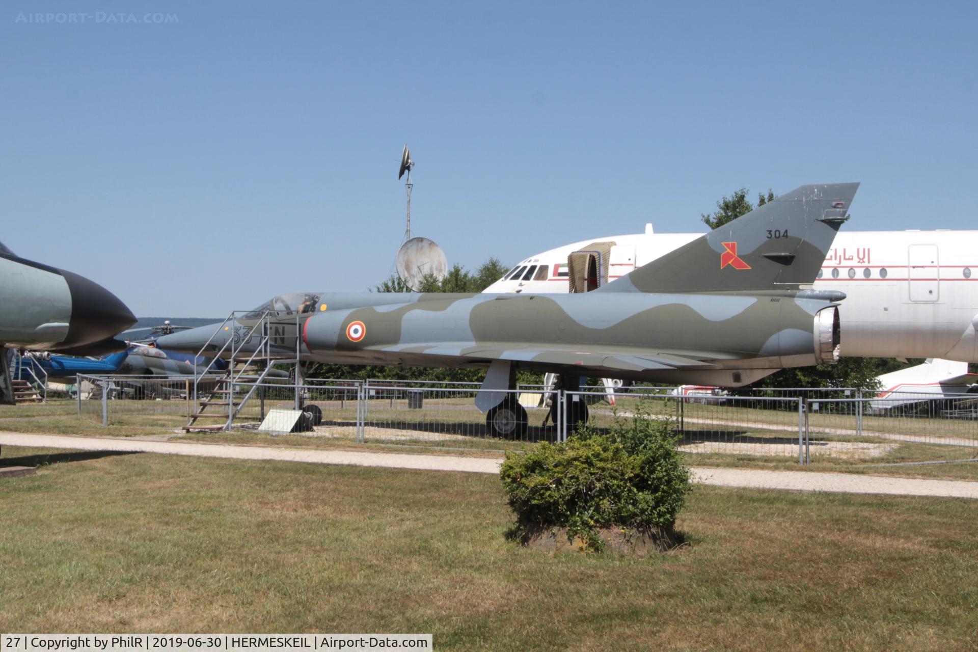 27, Dassault Mirage IIIC C/N 27, 310 33-TN '304' Dassault Mirage III R AdeL Hermeskeil
