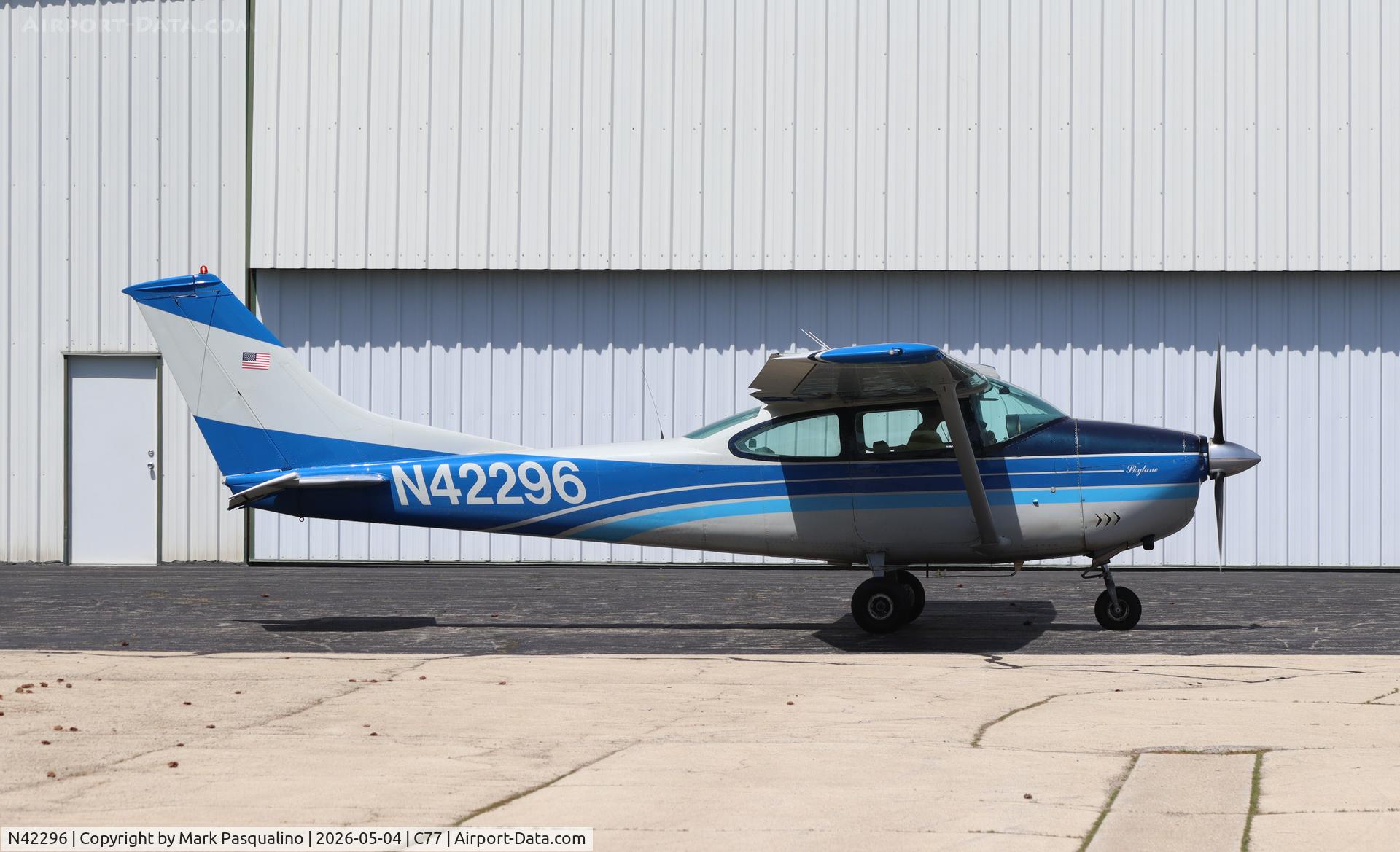N42296, 1968 Cessna 182L Skylane, c/n 18258951, Cessna 182L