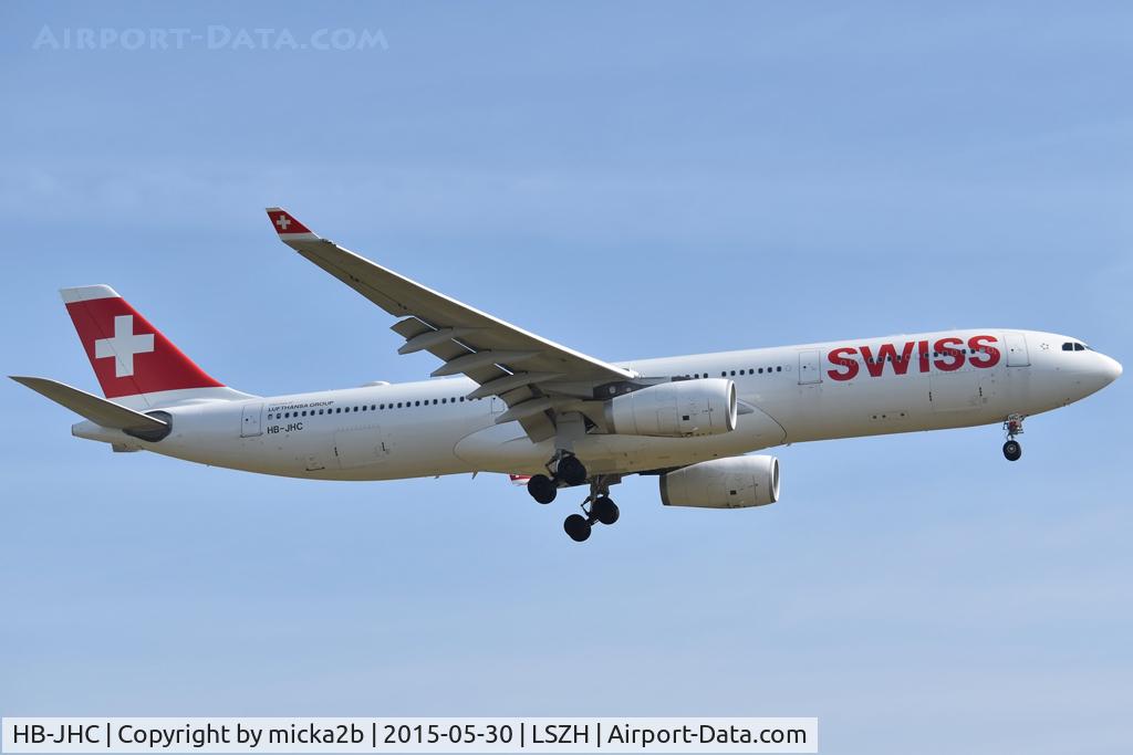 HB-JHC, 2009 Airbus A330-343X, c/n 1029, Landing