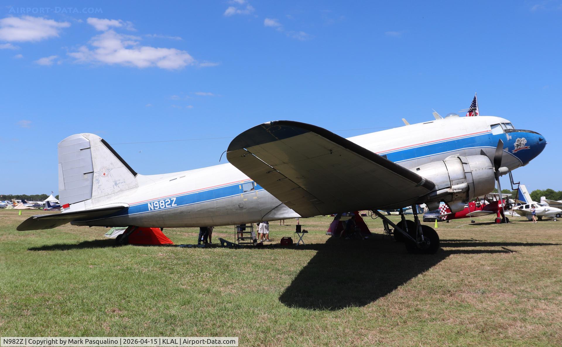 N982Z, 1943 Douglas DC-3C (C-47A-20-DK), c/n 12947, Douglas DC-3C