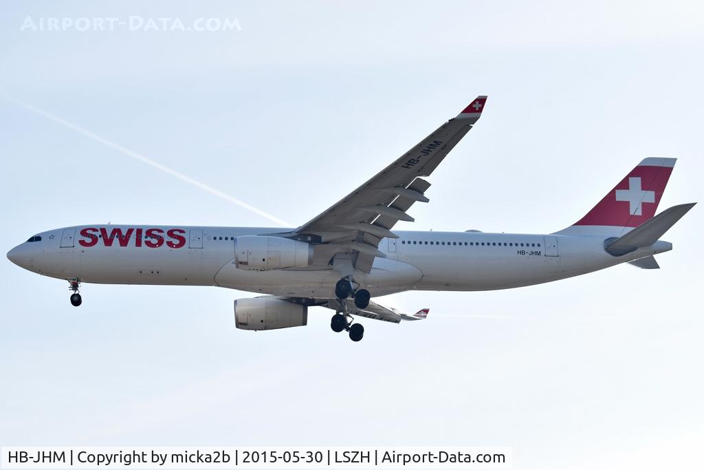 HB-JHM, 2012 Airbus A330-343X, c/n 1355, Landing