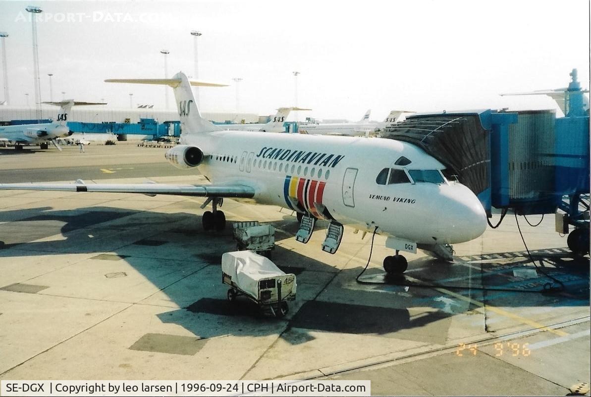 SE-DGX, 1985 Fokker F-28-4000 Fellowship C/N 11225, Copenhagen 24.9.1996