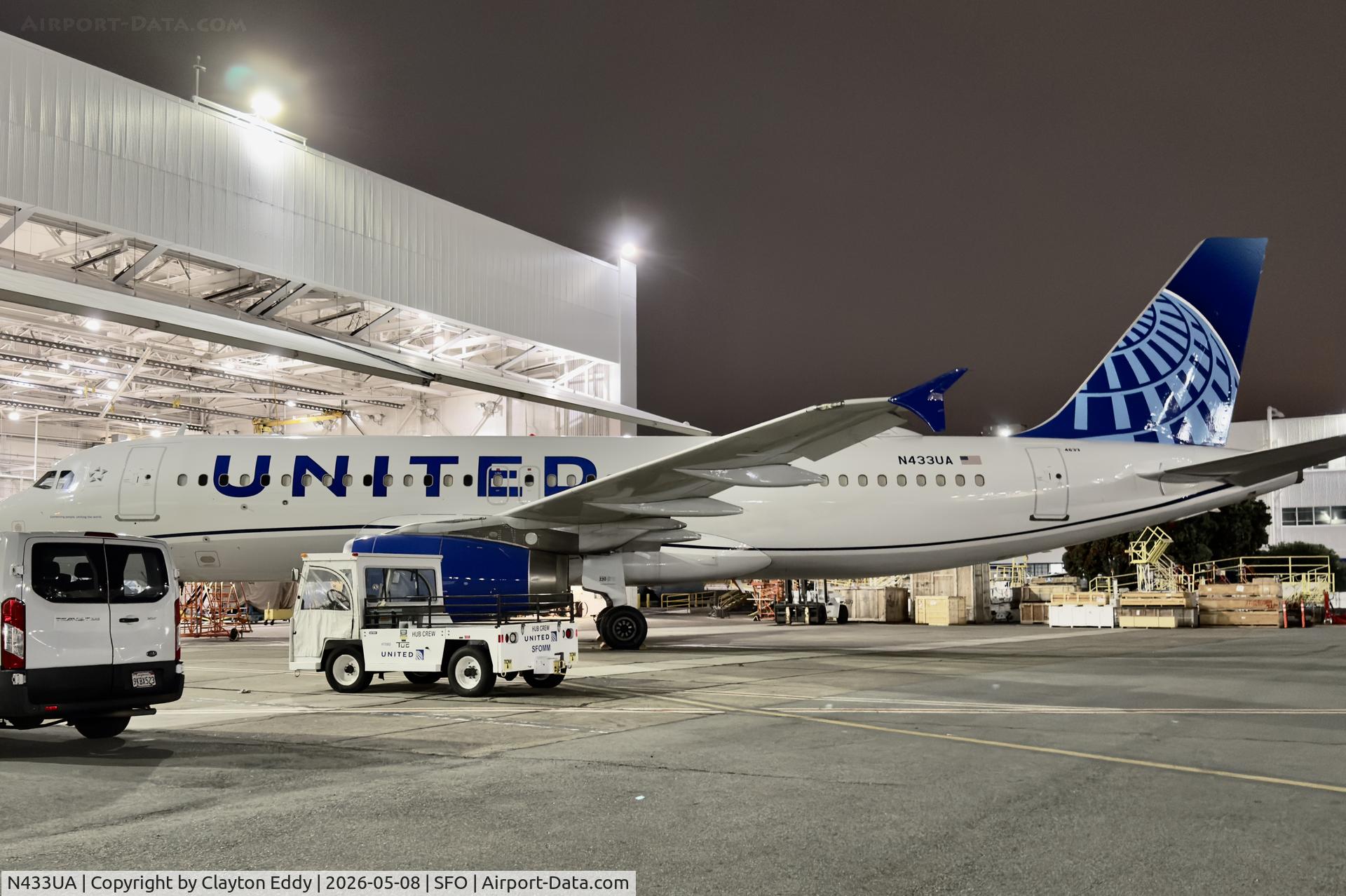 N433UA, 1996 Airbus A320-232, c/n 589, SFO 2026