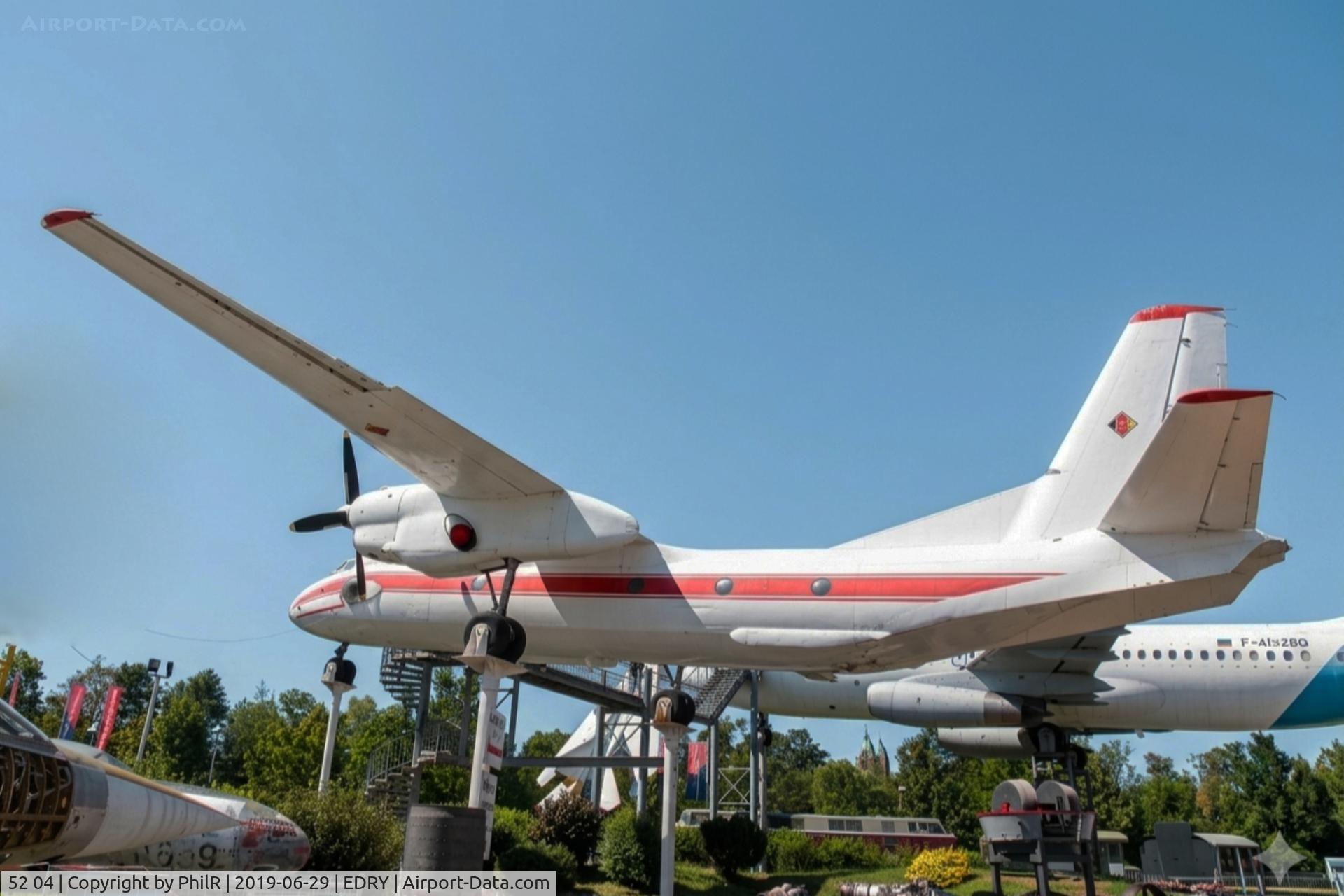 53 09, 1980 Let L-410UVP Turbolet C/N 800524, 52+04 (DDR375) 1980 Antonov An-26 S Speyer 