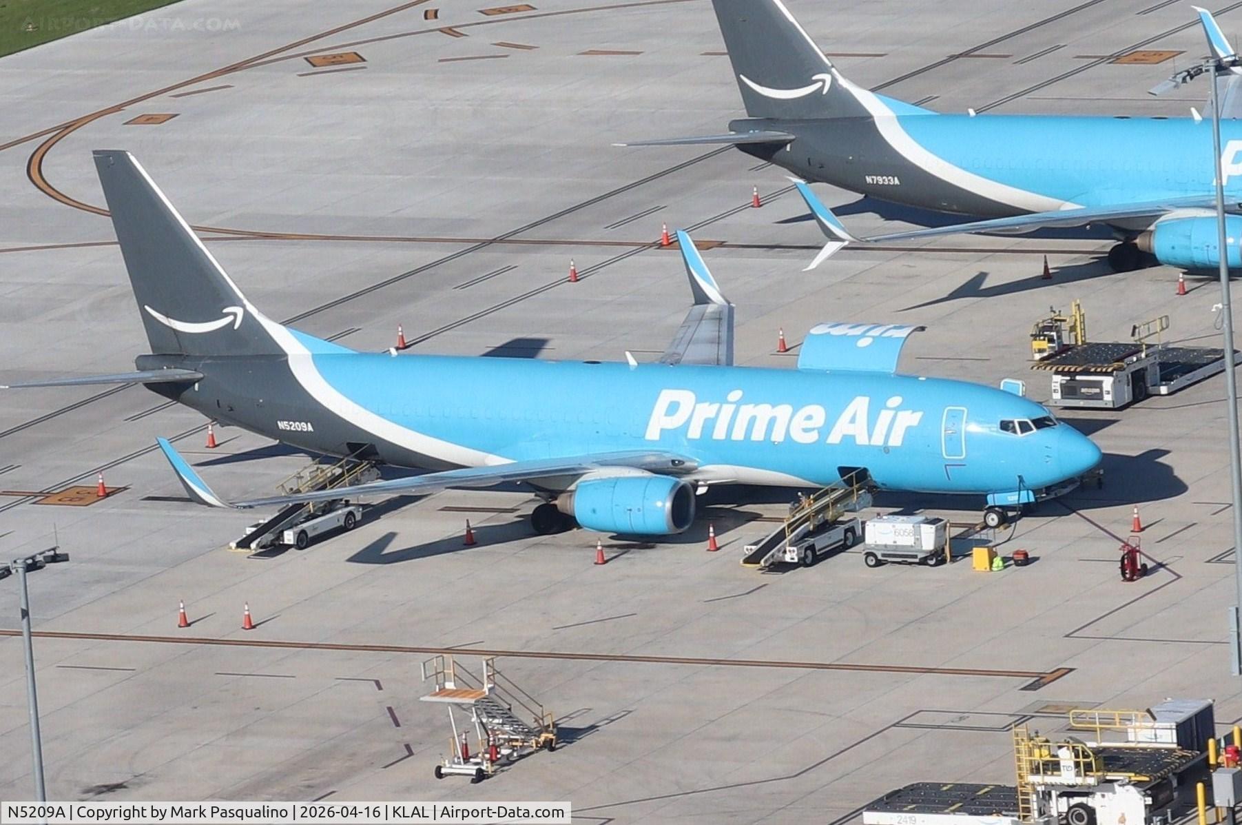 N5209A, 2001 Boeing 737-83N, c/n 32579 l/n 1002, Boeing 737-83N