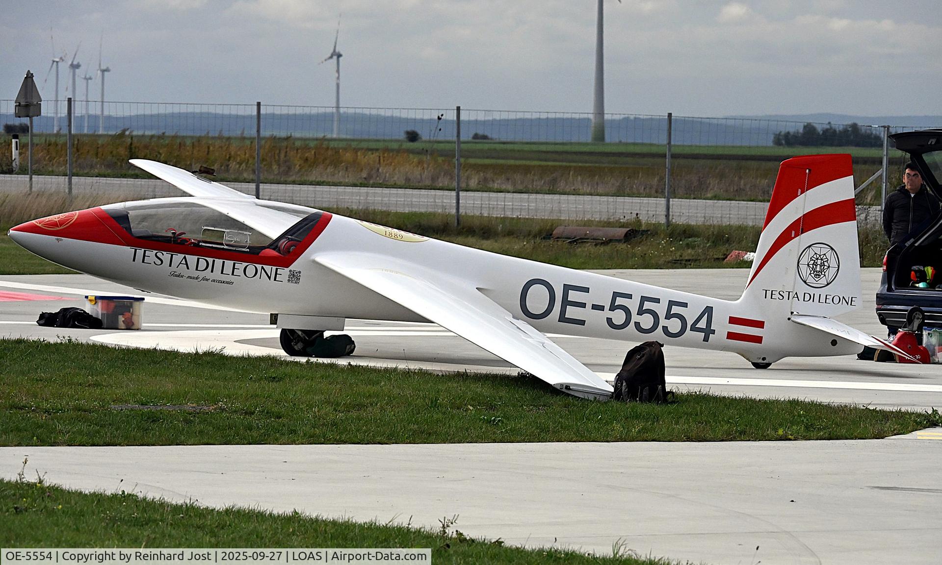 OE-5554, 1992 Marganski Swift S-1 C/N P07, With Testa di Leone (head of a lion) titles at the Spitzerberg Flugplatzfest 2025