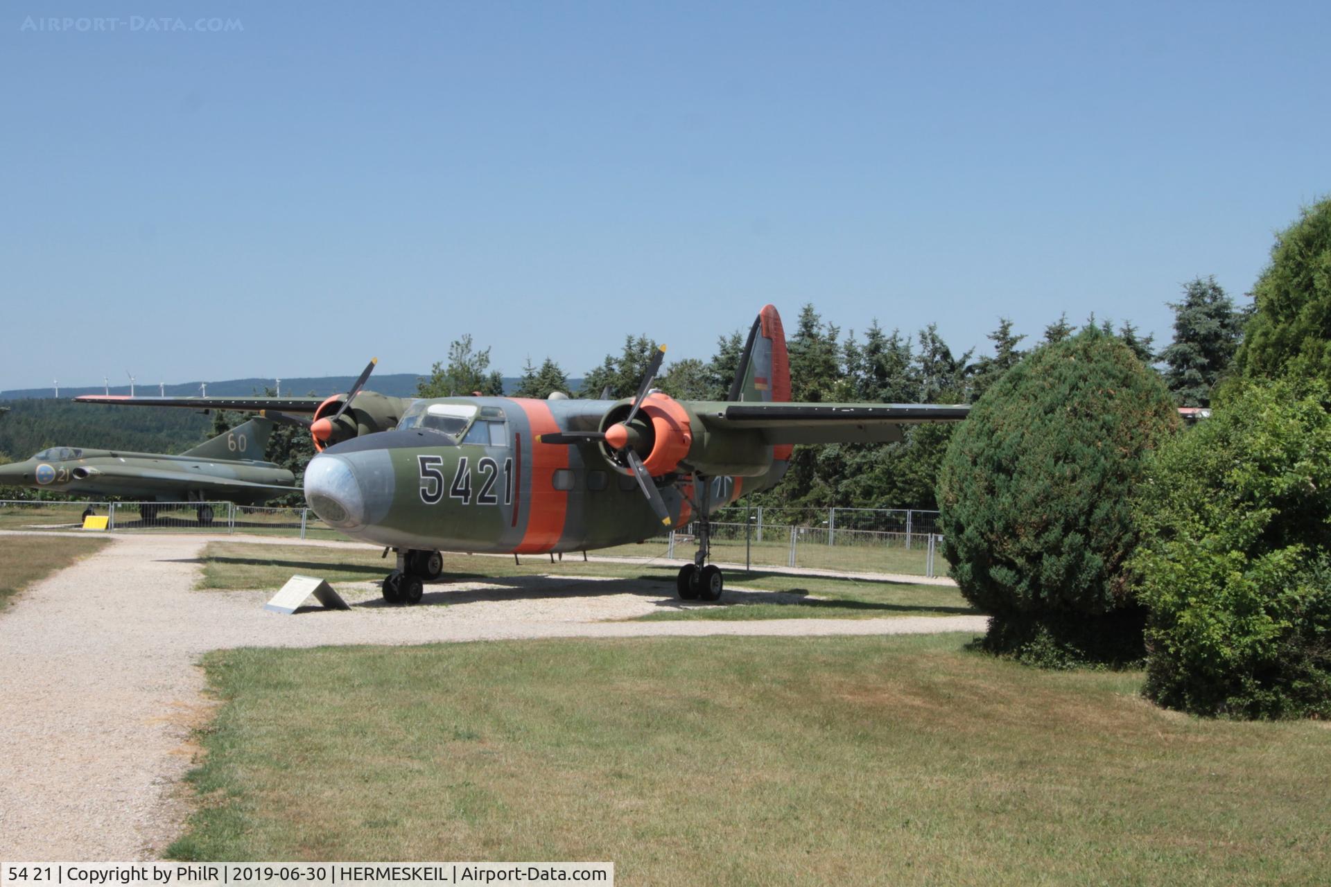 54 21, Hunting Percival P-66 Pembroke C54 C/N PAC/66/1013, 54+21 Percival Pembroke C54 WGAF Hermeskeil 

