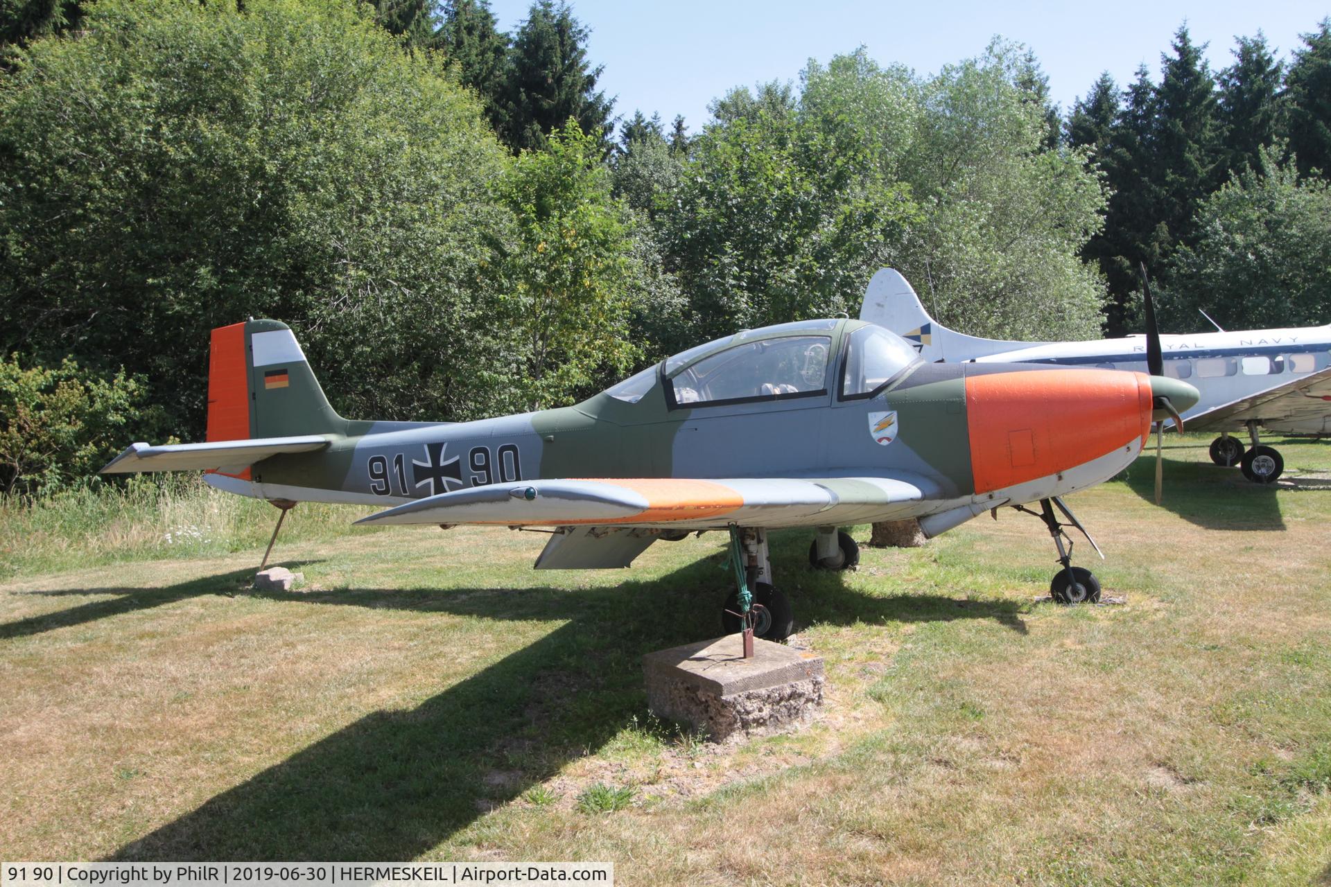 91 90, Piaggio P-149D, c/n 275, 91+90 1957 Piaggio P.149D WGAF Hermeskeil 30.06.19 (2).JPG