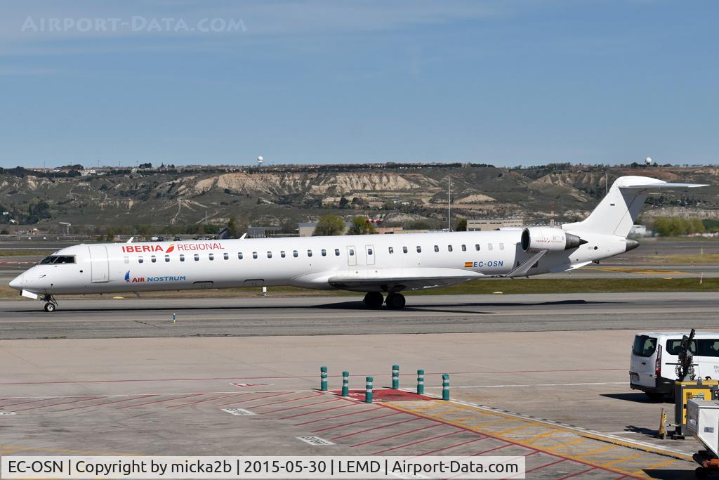 EC-OSN, 2011 Bombardier CRJ-1000EL NG (CL-600-2E25) C/N 19017, Taxiing