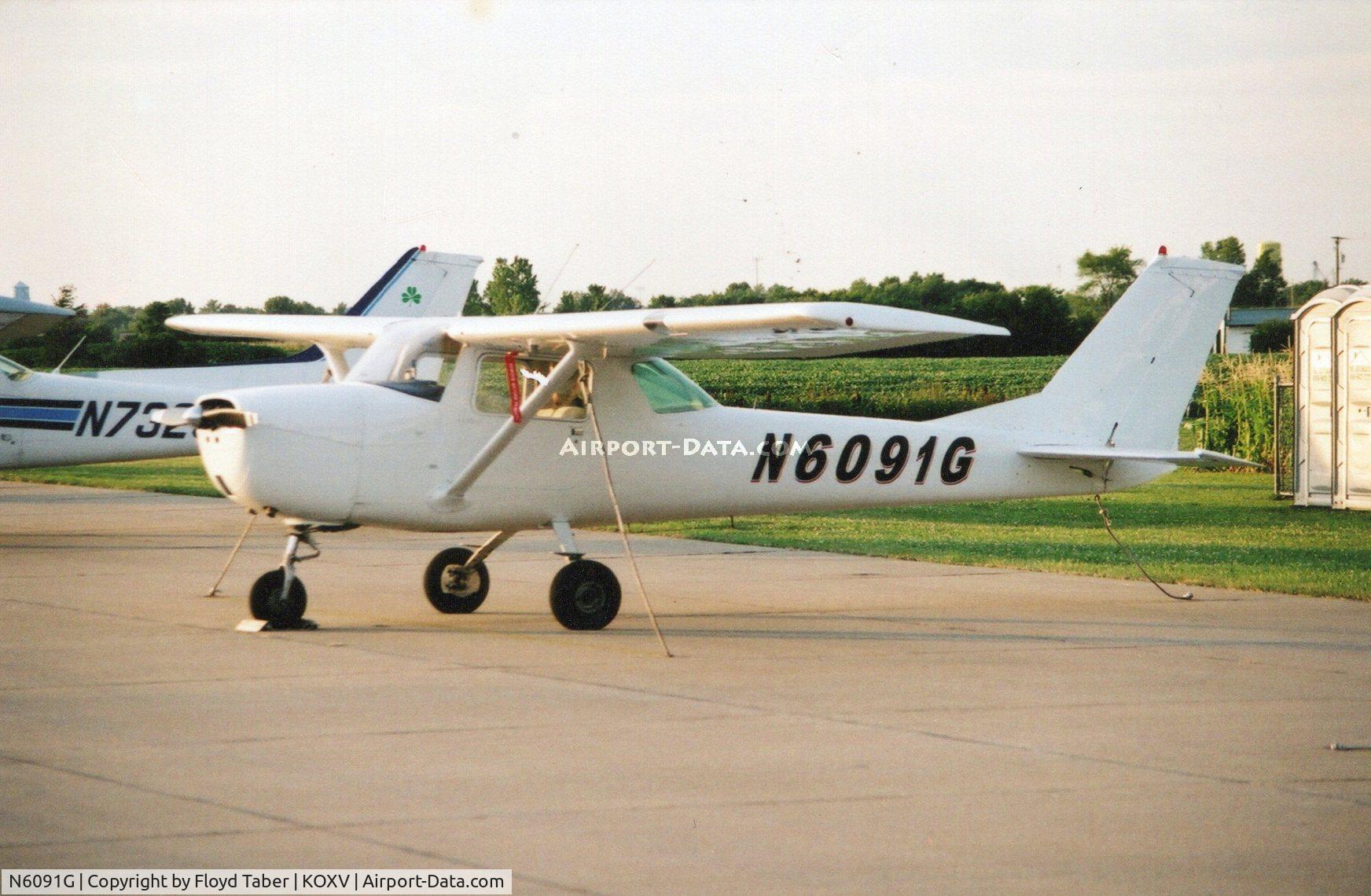 N6091G, 1969 Cessna 150K, c/n 15071591, On the ramp