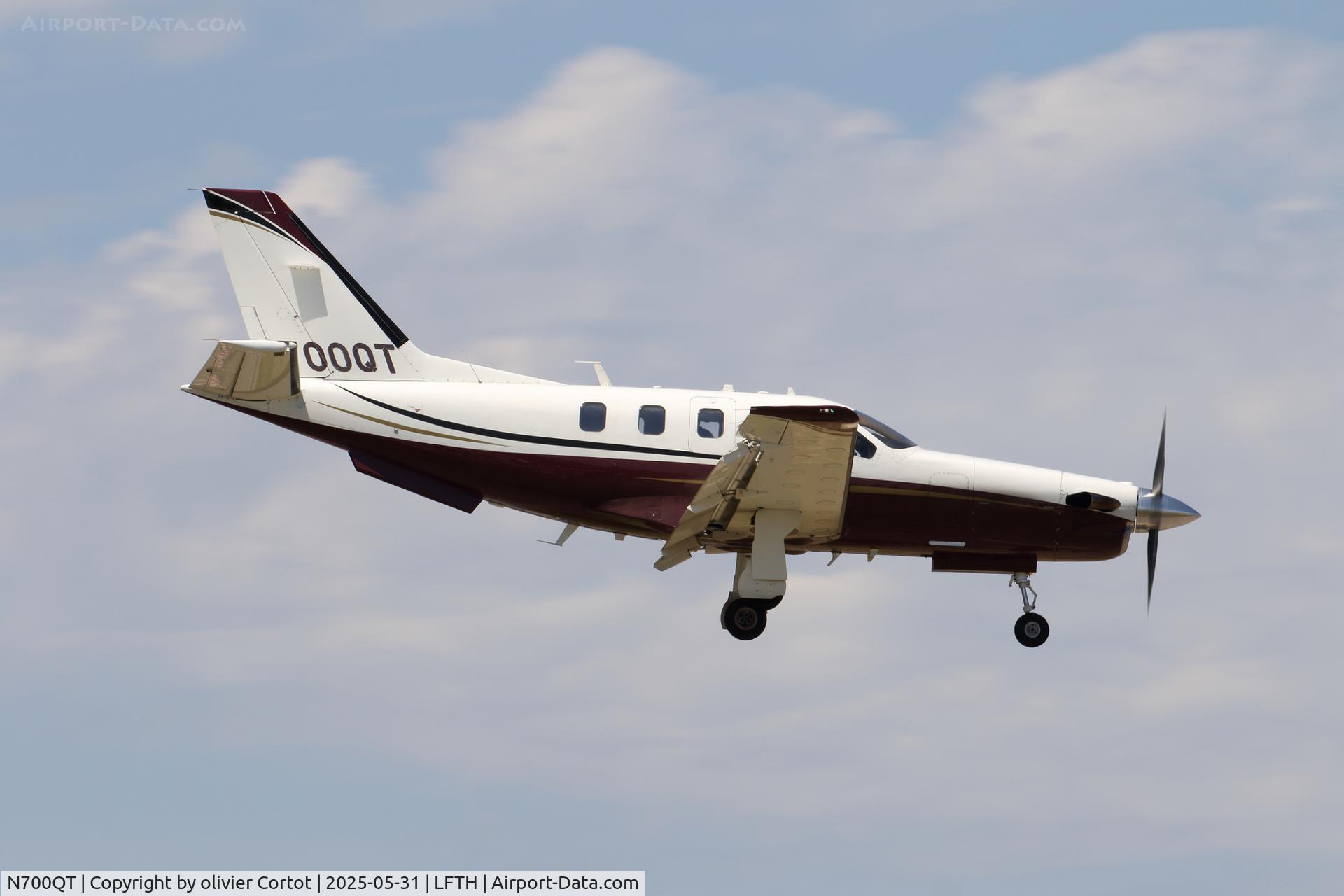 N700QT, 2005 Socata TBM-700 C/N 337, landing at Hyères