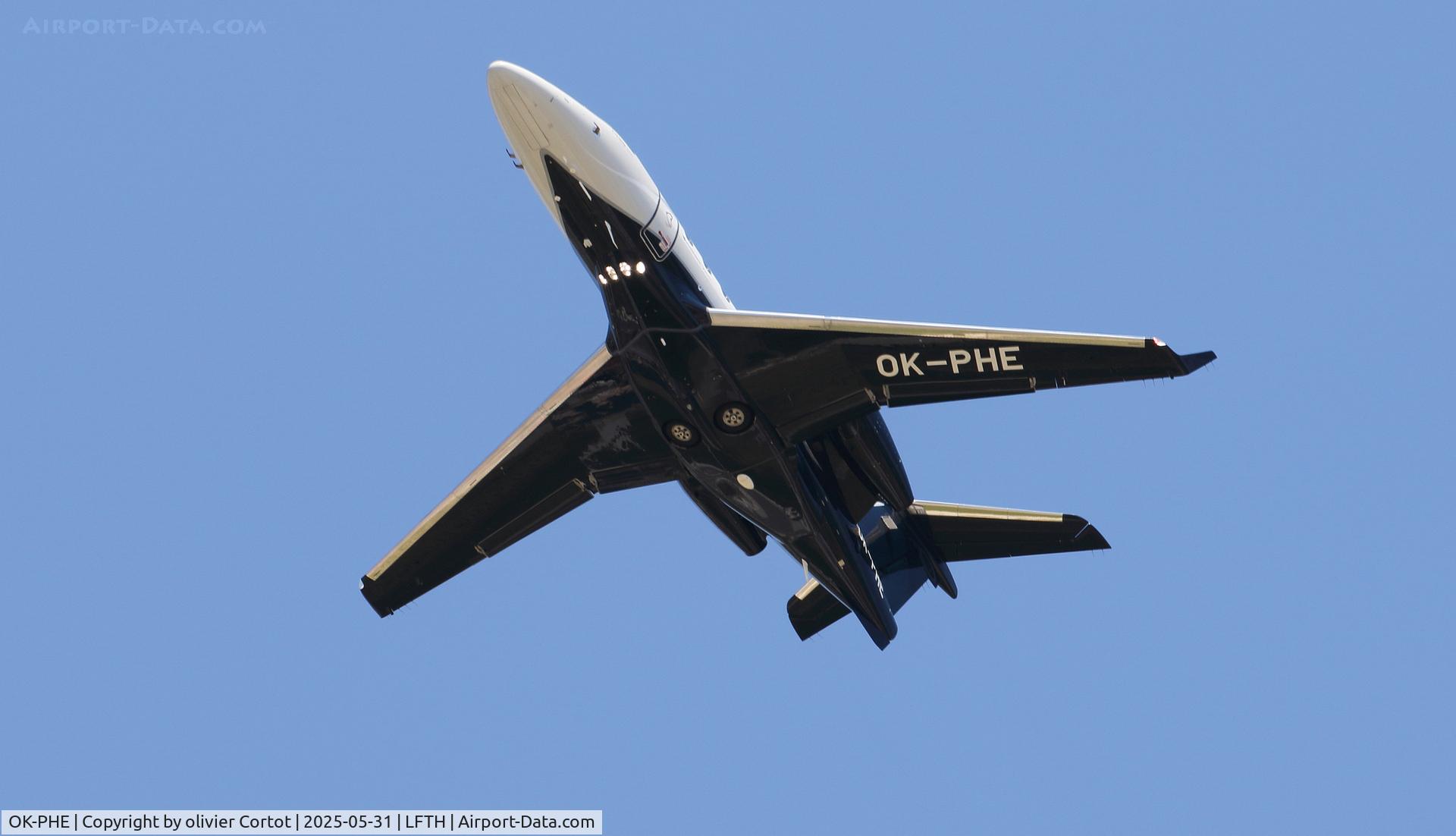 OK-PHE, 2011 Embraer EMB-505 Phenom 300, c/n 50500062, taking off