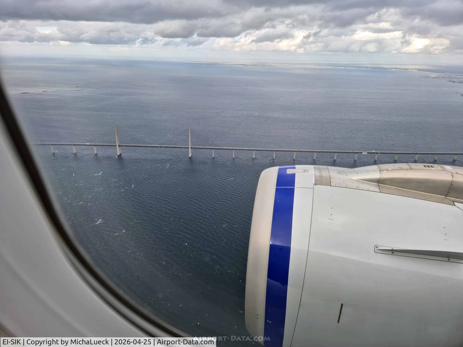 EI-SIK, 2022 Airbus A320-251N, c/n 10716, View onto the Øresund Bridge between Sweden an Denmark (ARN-CPH)
