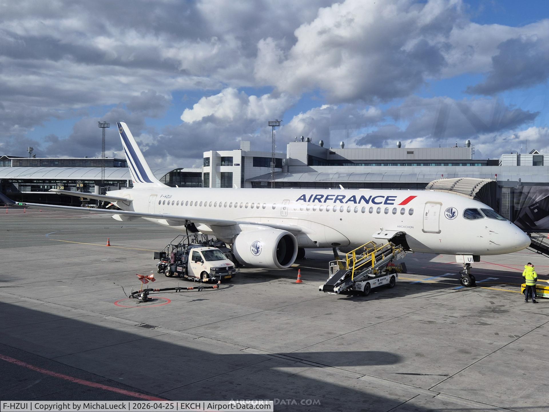 F-HZUI, 2022 Airbus A220-300 C/N 55159, At Kastrup